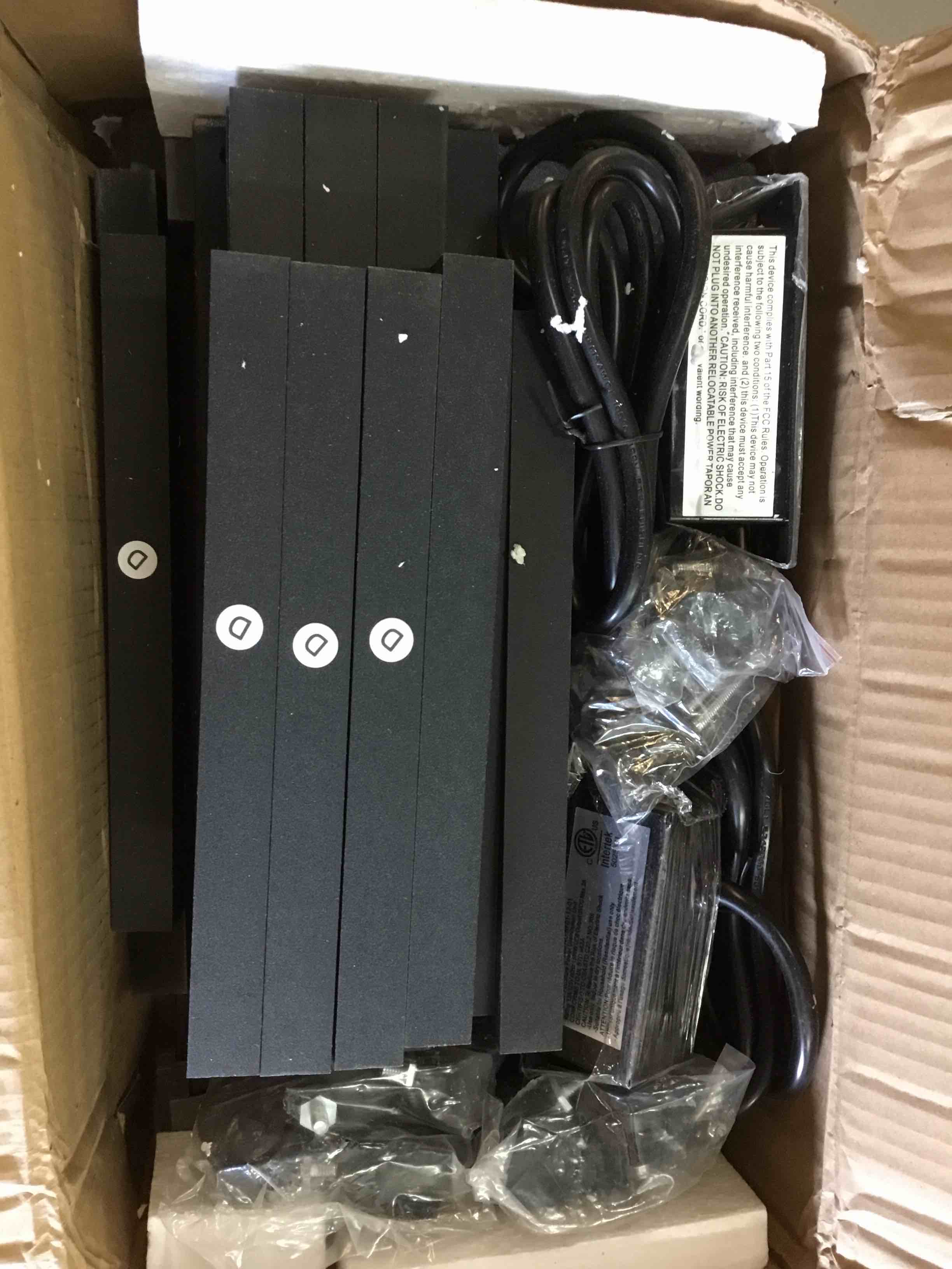 https://s3.amazonaws.com/lotting-images-prod/bidfta/RED4866834_1710871366756.jpeg