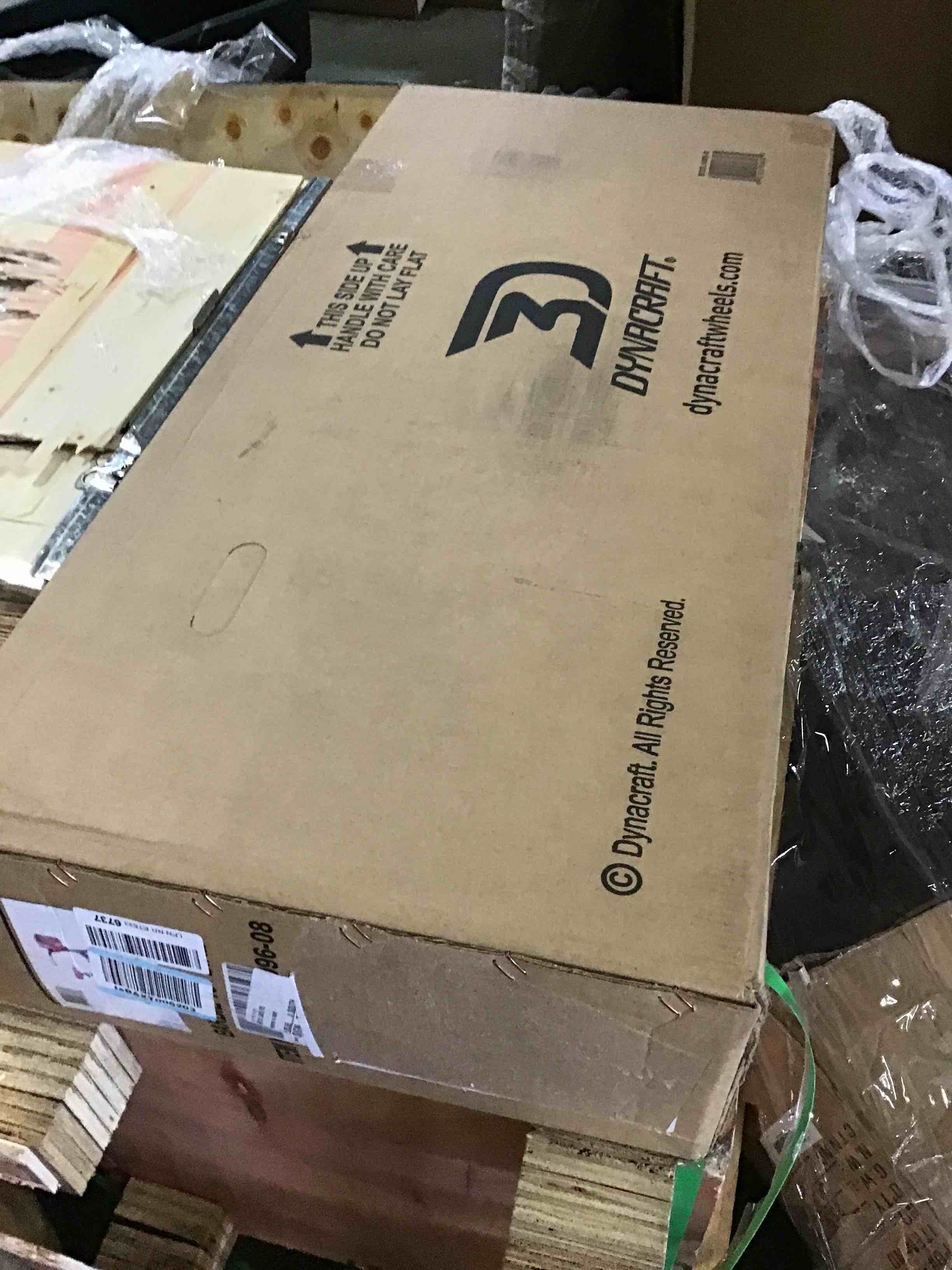 https://s3.amazonaws.com/lotting-images-prod/bidfta/RED4873771_1683560235812.jpeg