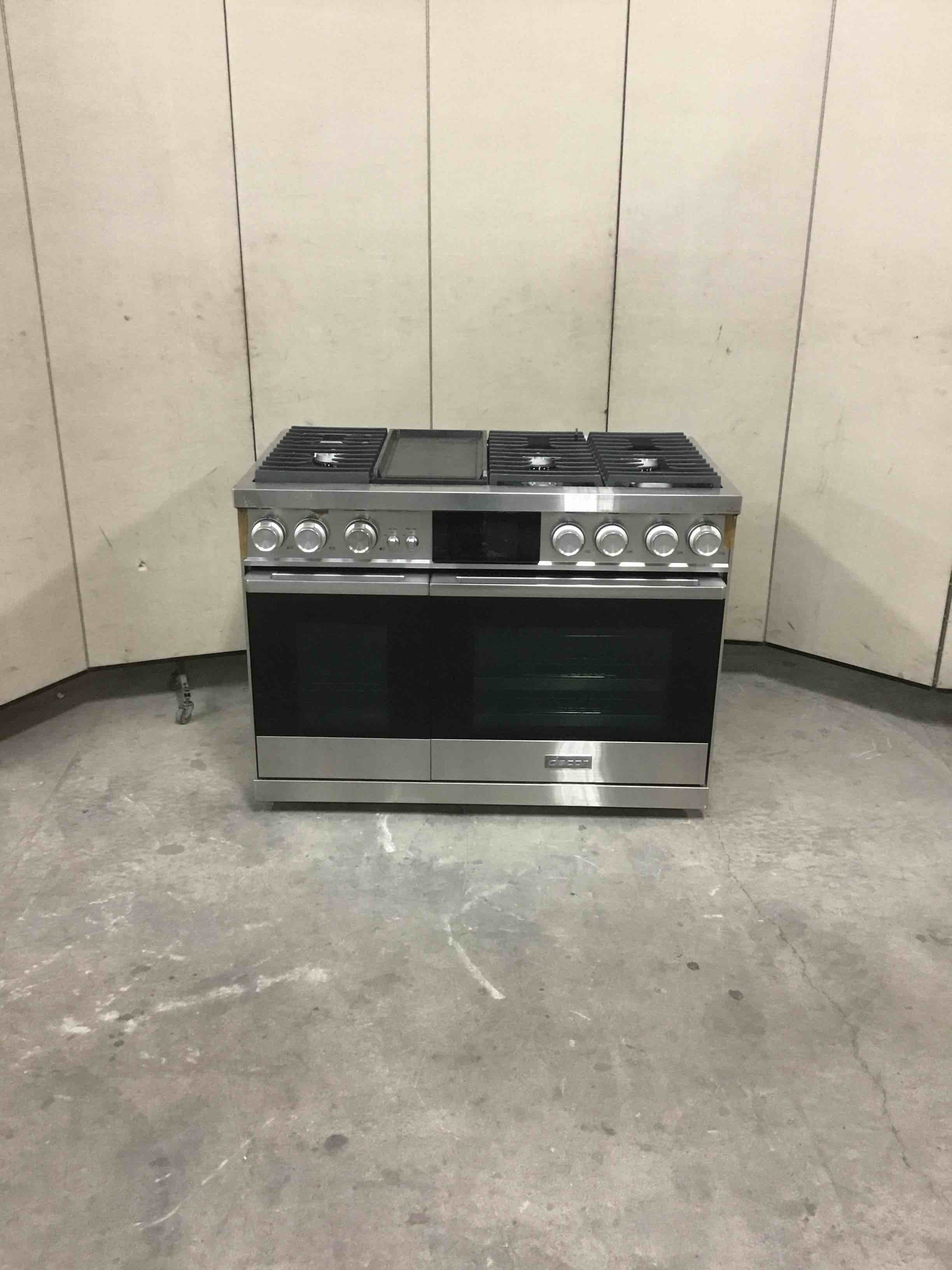 2022 DACOR 48 INCH SIX BURNER NATURAL GAS RANGE WITH ELECTRIC INTEGRATED GRIDDLE AND DUAL OVENS
