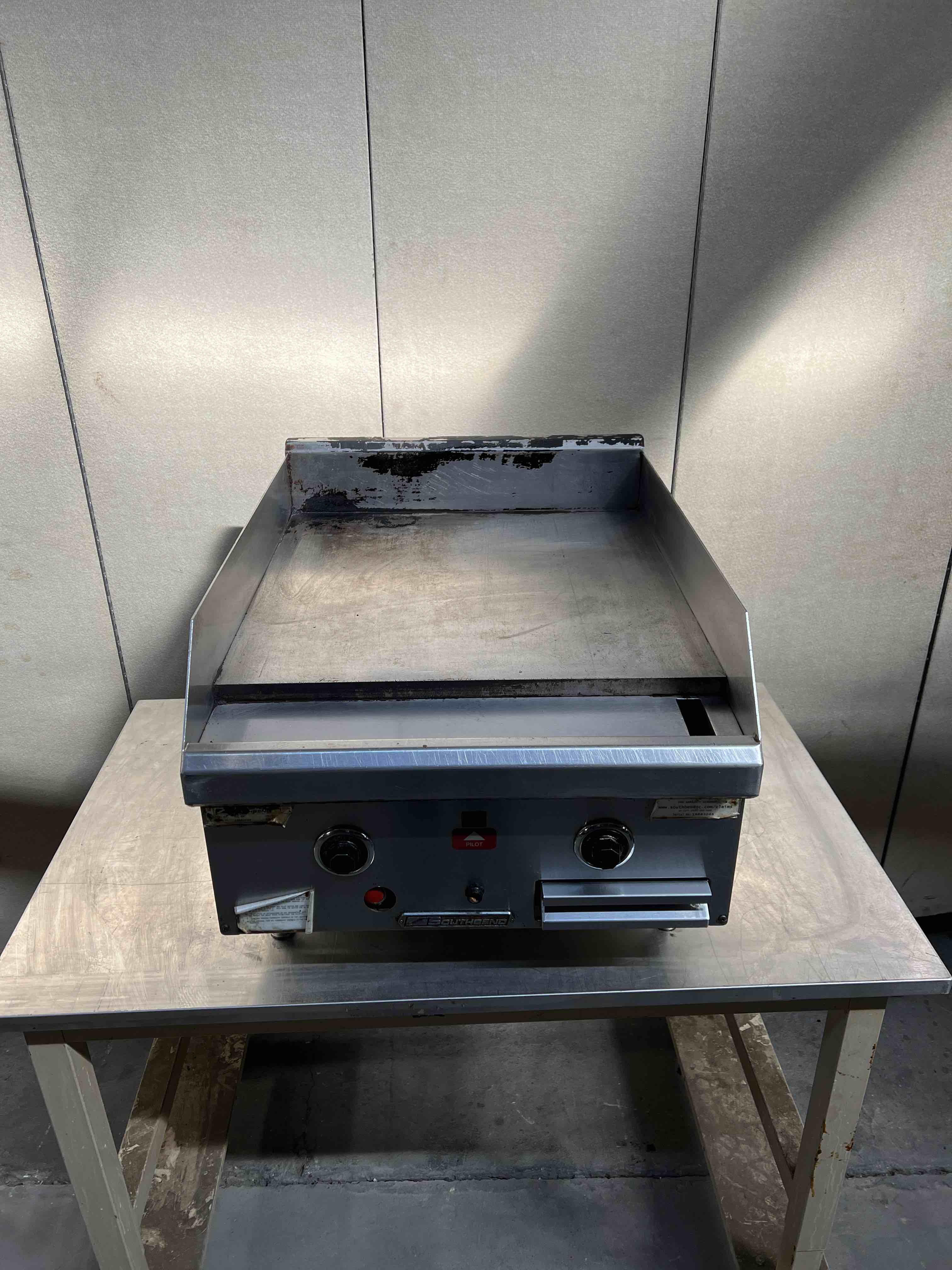 2018 SOUTHBEND 24 INCH NATURAL GAS FLAT GRILL