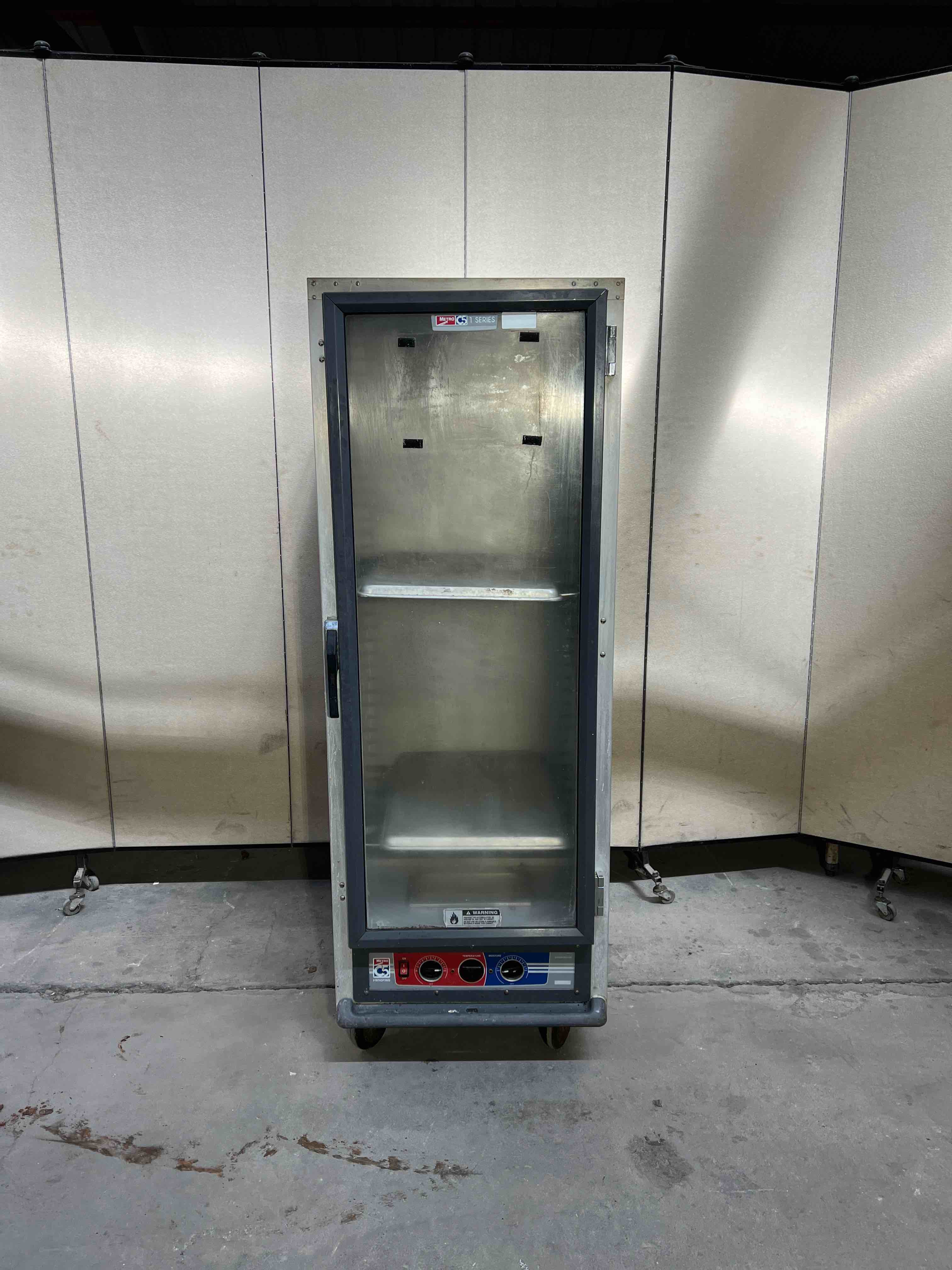 METRO HEATED HOLDING AND PROOFING CABINET ON CASTERS 