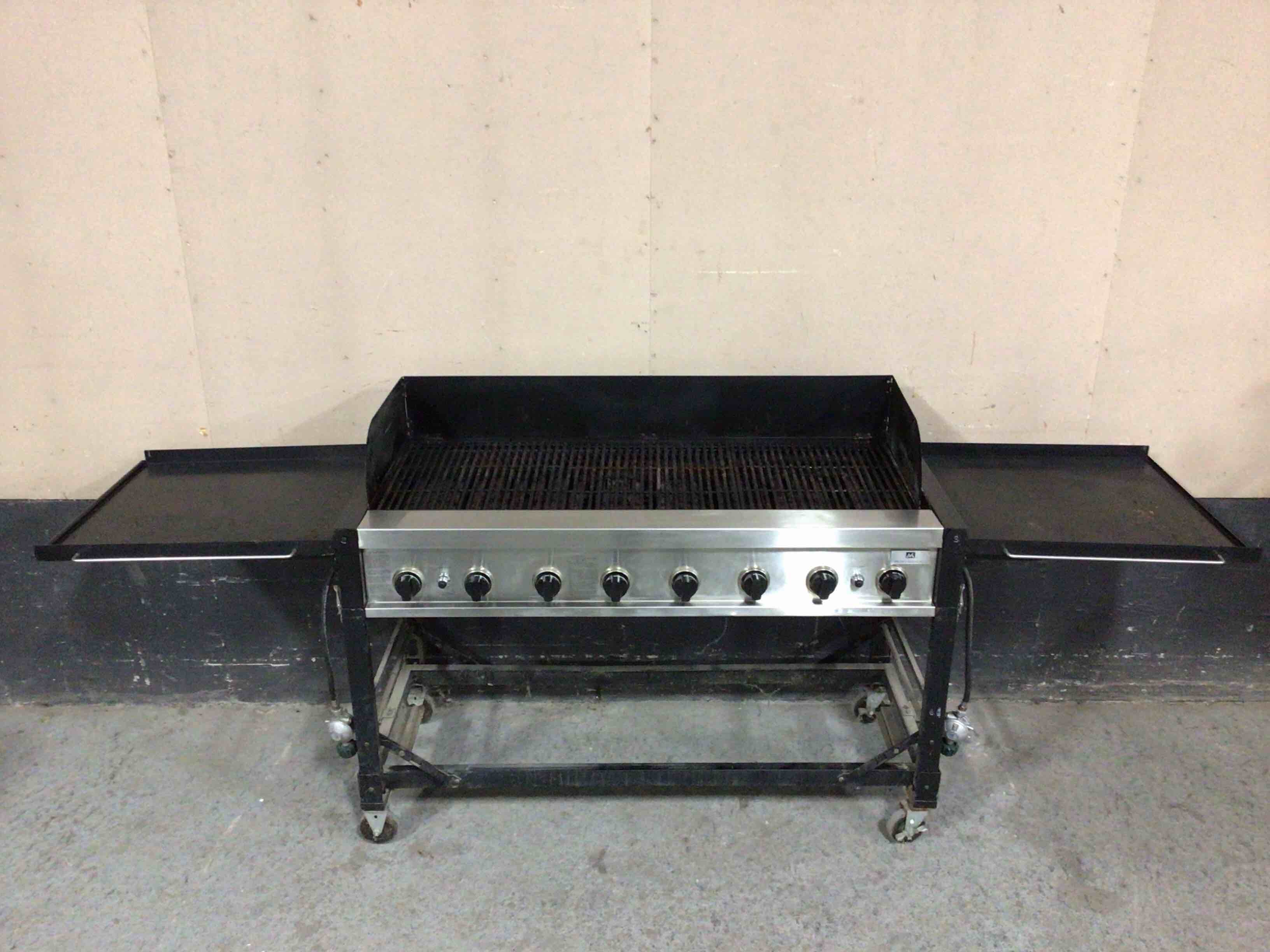 GRAND HALL PORTABLE METAL 8 BURNER DUAL TANK PROPANE GRILL