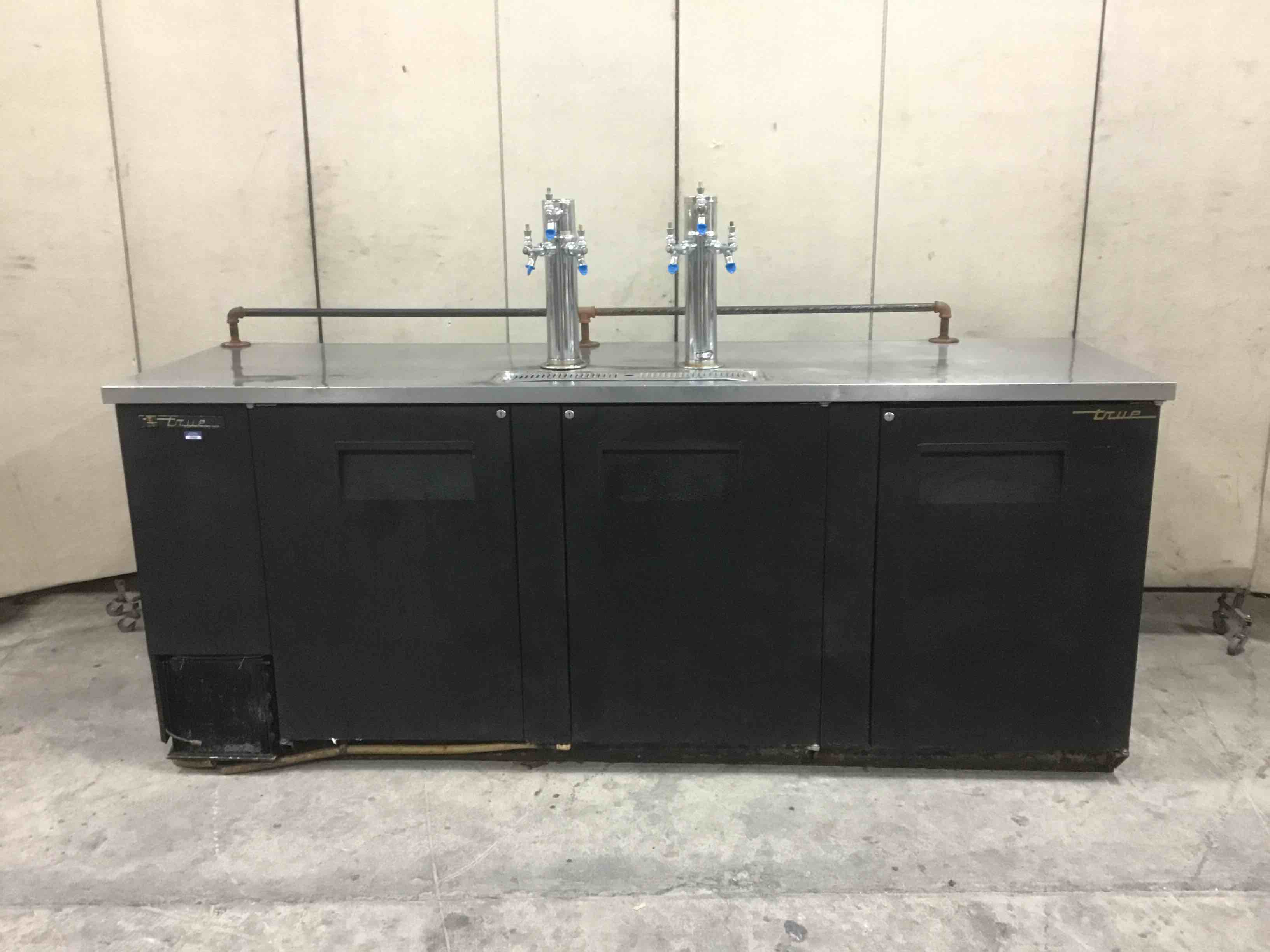 TRUE 90 INCH 4 KEG DIRECT DRAW BEER COOLER