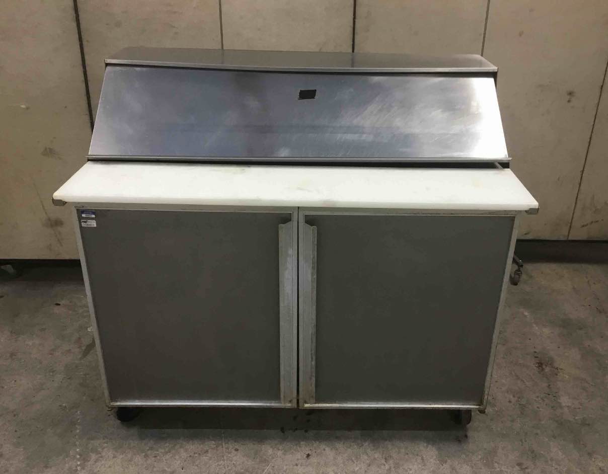 SILVER KING 48 INCH REFRIGERATED SANDWICH PREP TABLE ON CASTERS 