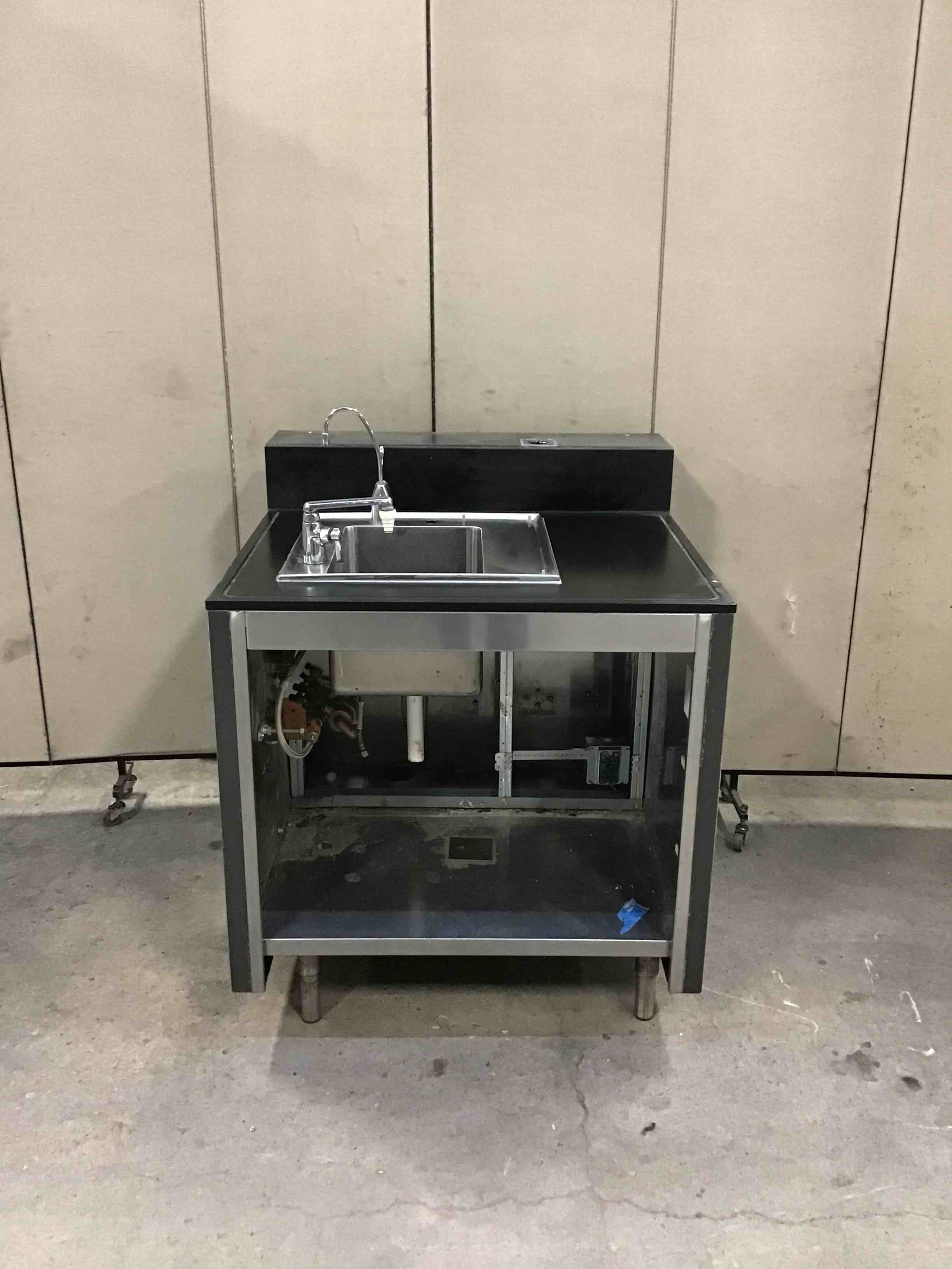 STAINLESS STEEL AND COMPOSITE MODULAR CABINET SINK
