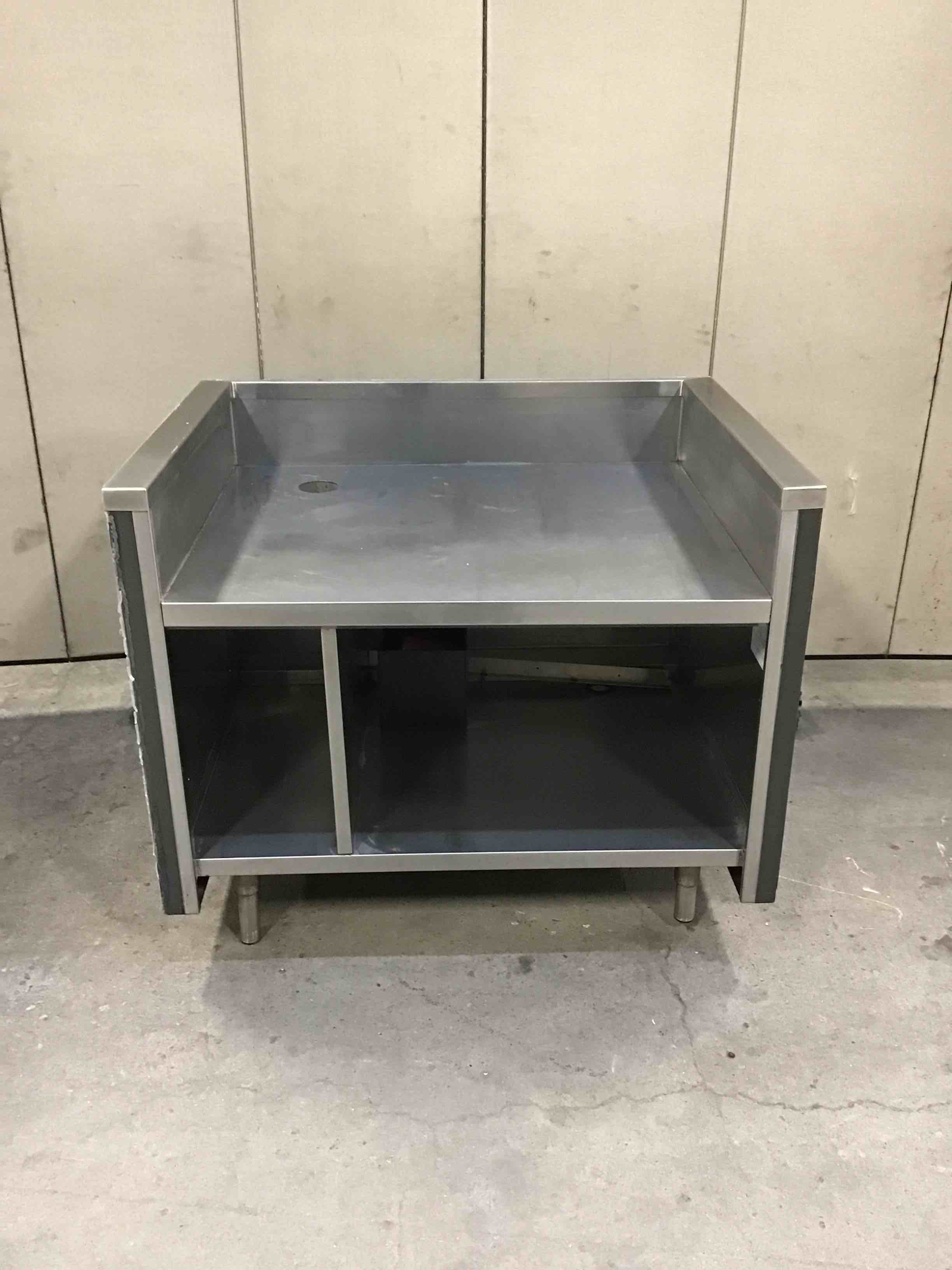 STAINLESS STEEL EQUIPMENT CABINET