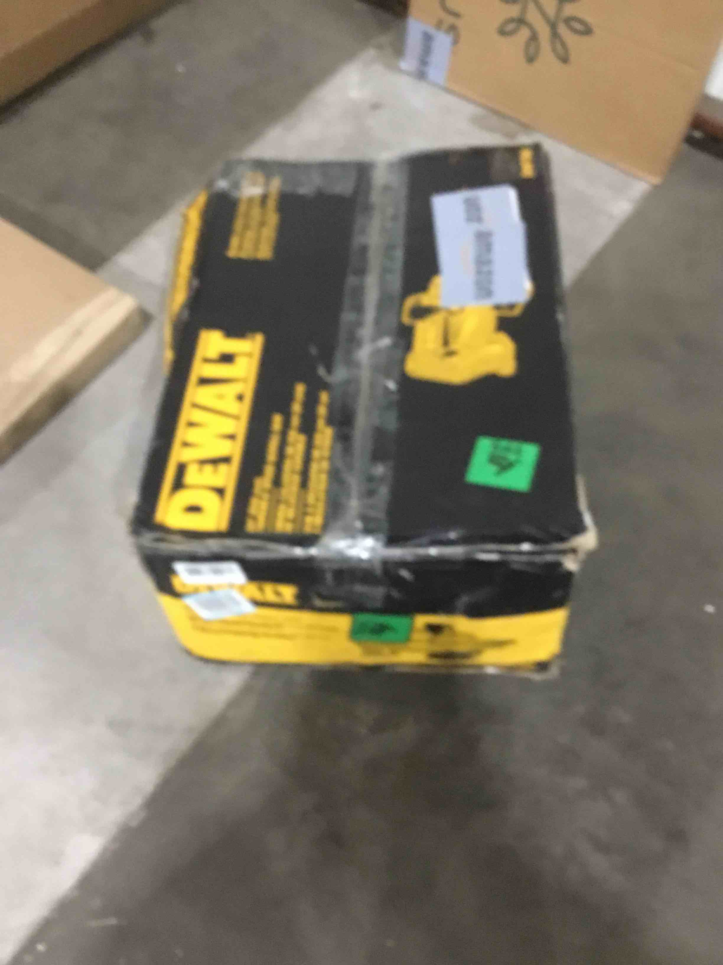 https://s3.amazonaws.com/lotting-images-prod/bidfta/RED4927946_1706282945280.jpeg