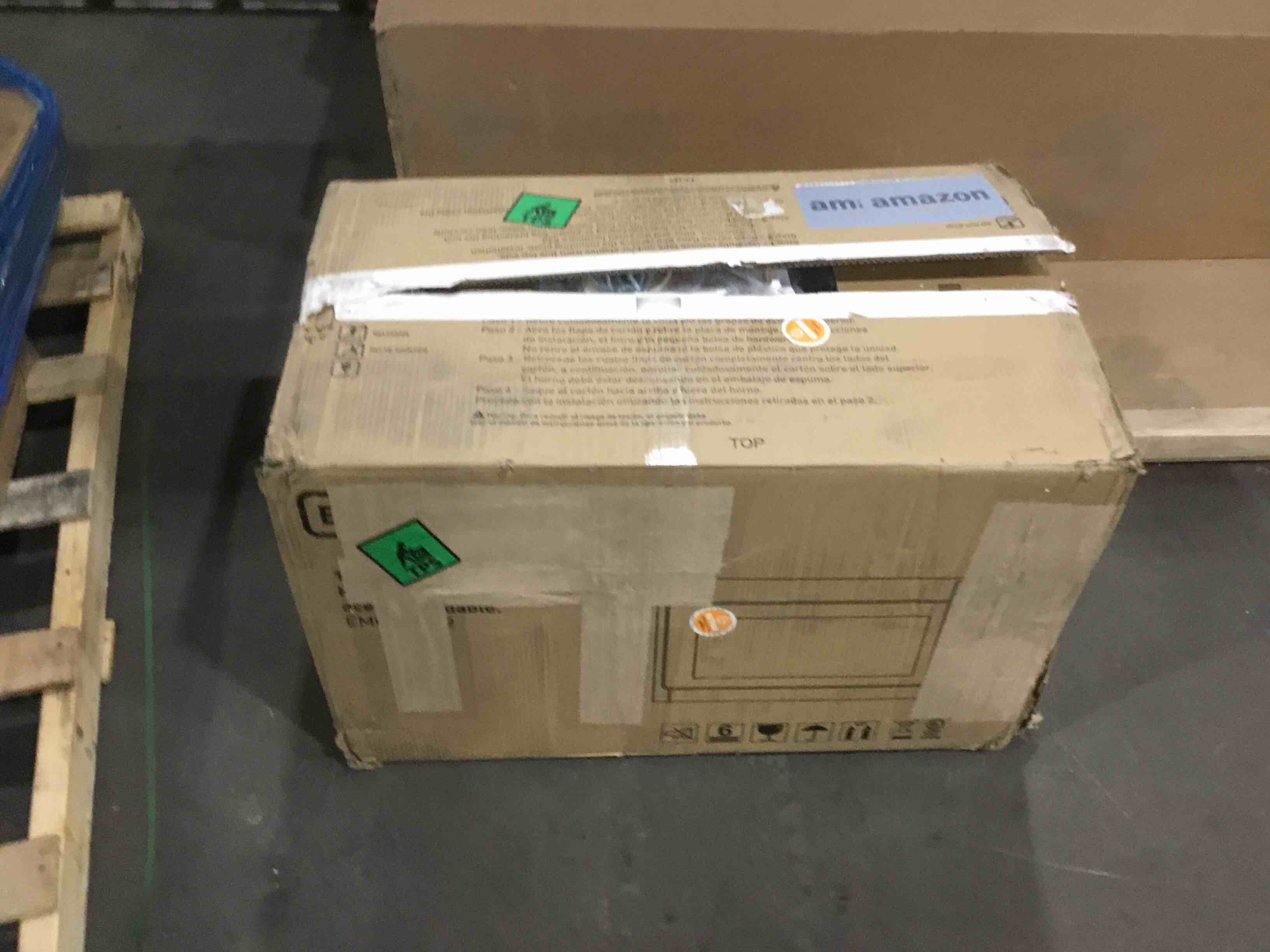 https://s3.amazonaws.com/lotting-images-prod/bidfta/RED4927947_1706283208264.jpeg