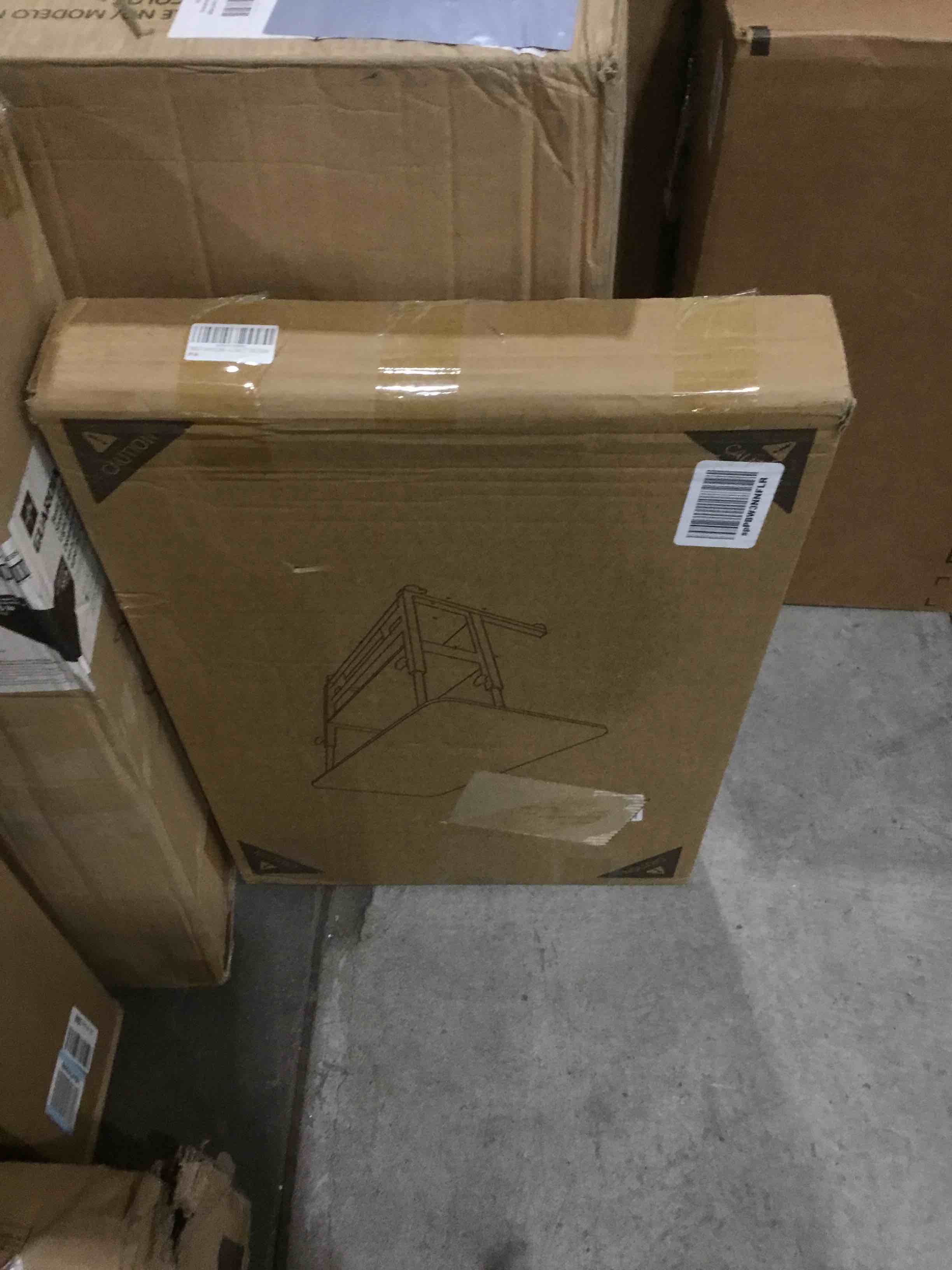 https://s3.amazonaws.com/lotting-images-prod/bidfta/RED4927973_1706288457276.jpeg