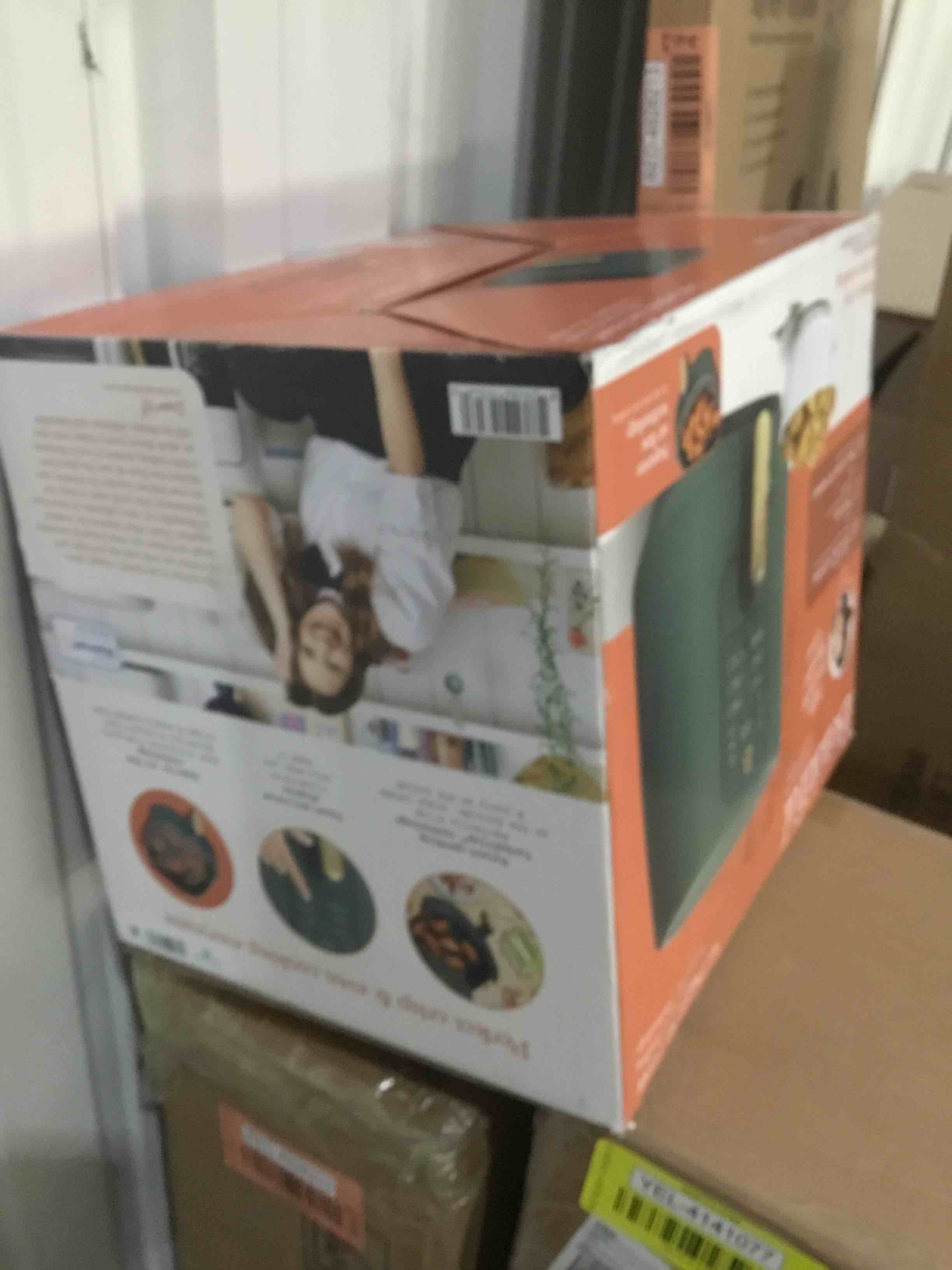 https://s3.amazonaws.com/lotting-images-prod/bidfta/RED4928269_1706647386410.jpeg
