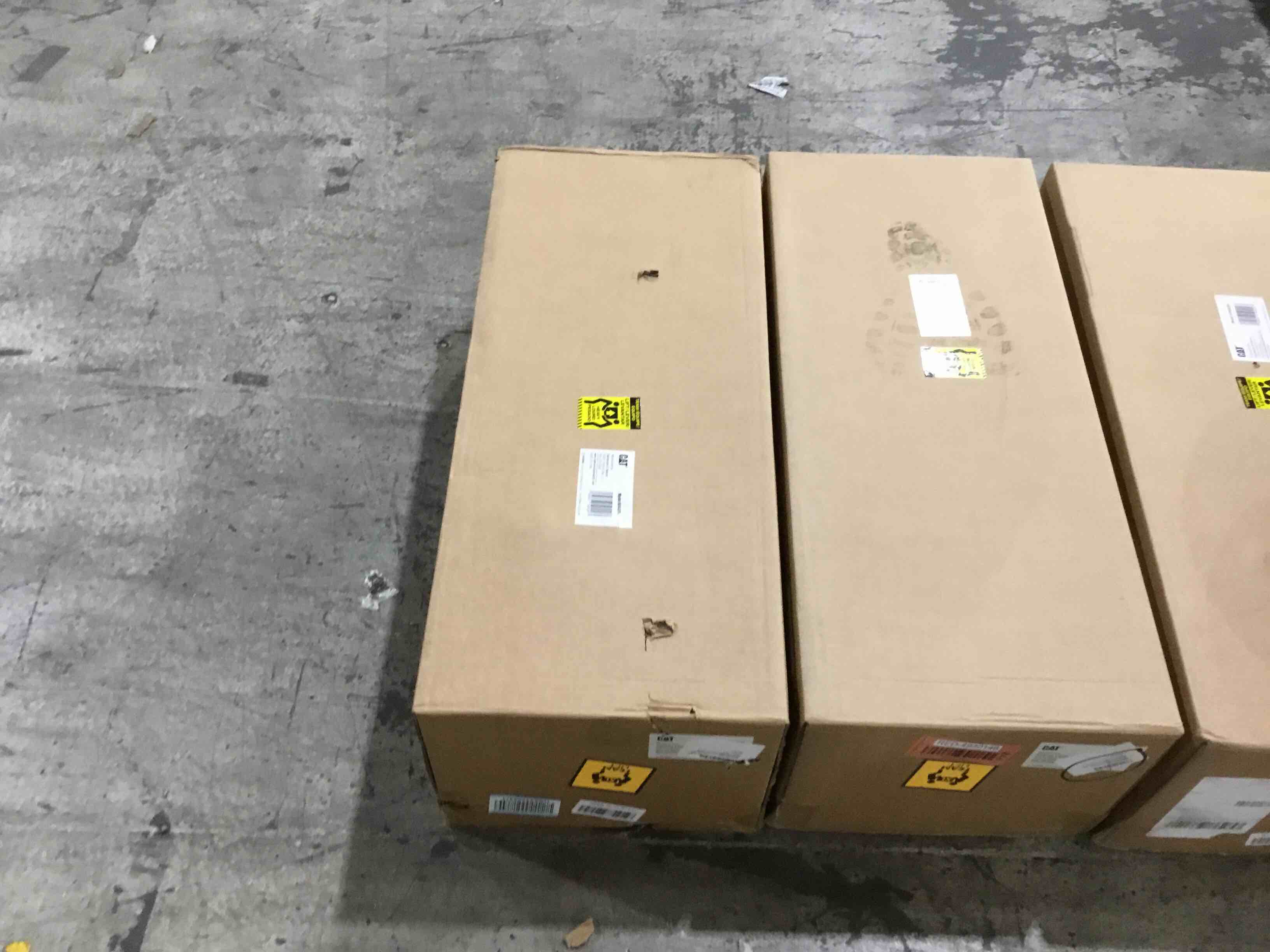 https://s3.amazonaws.com/lotting-images-prod/bidfta/RED4930149_1709309915195.jpeg