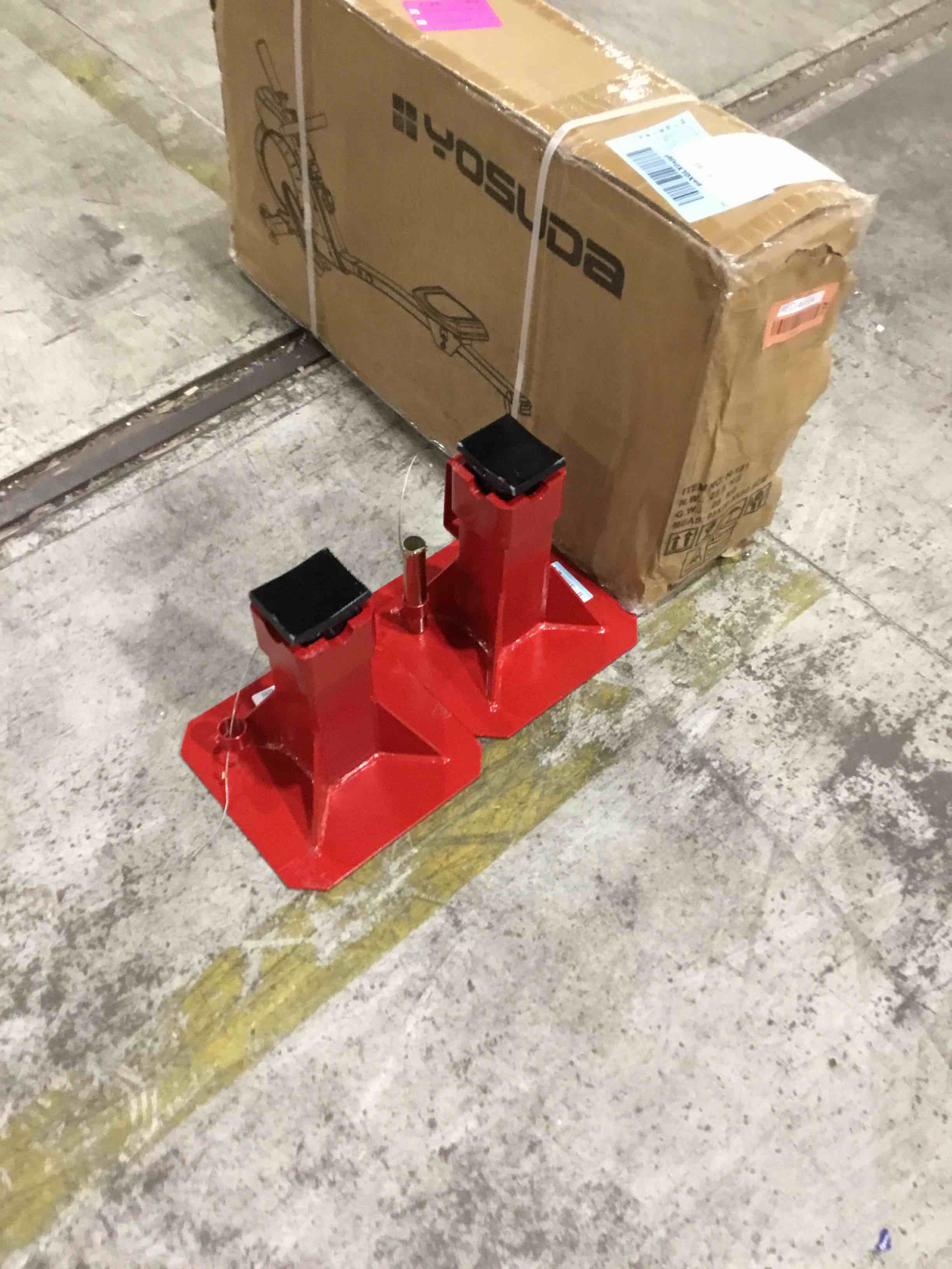 https://s3.amazonaws.com/lotting-images-prod/bidfta/RED4930412_1709911043233.jpeg