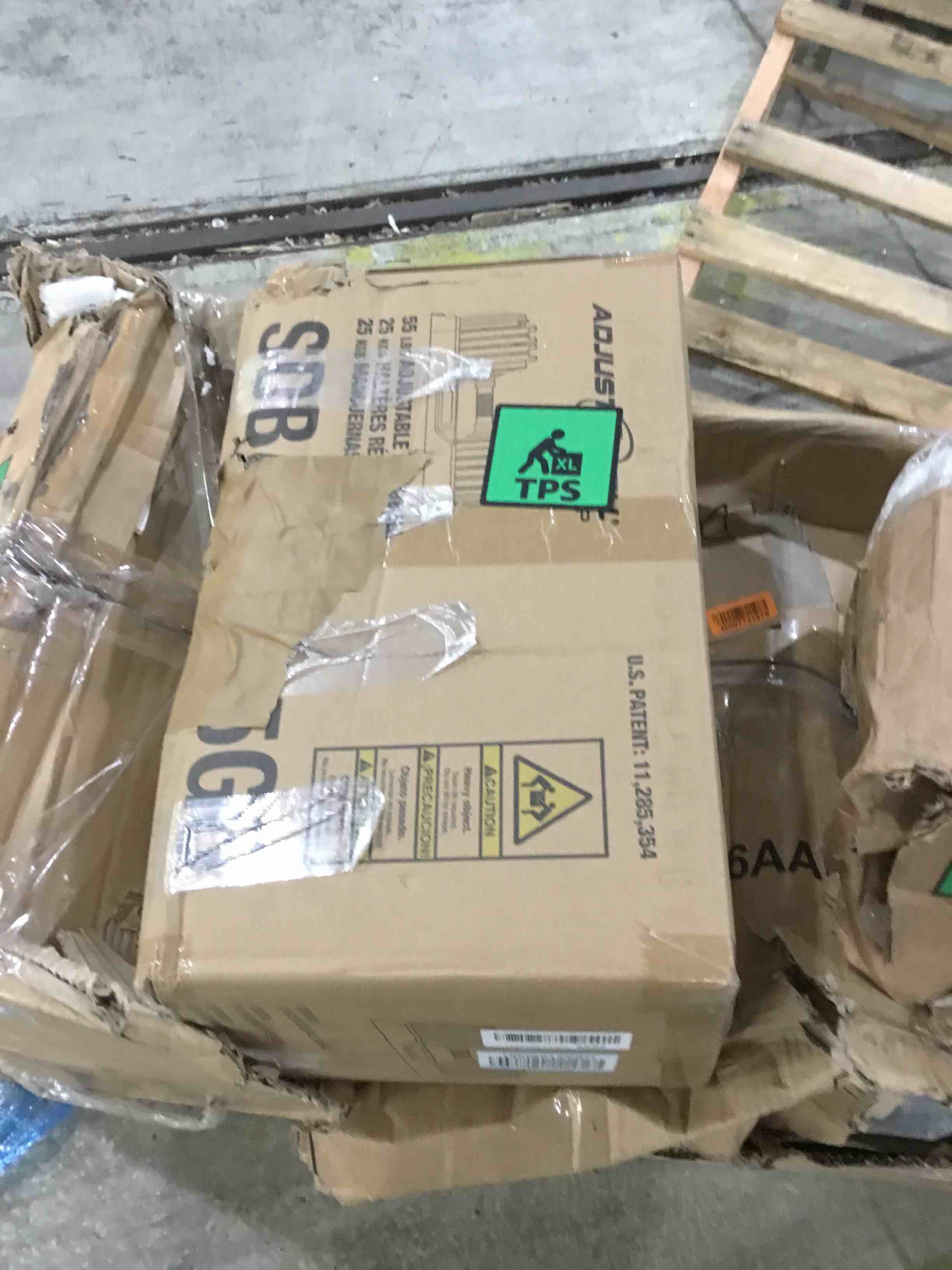 https://s3.amazonaws.com/lotting-images-prod/bidfta/RED4930417_1709912910591.jpeg