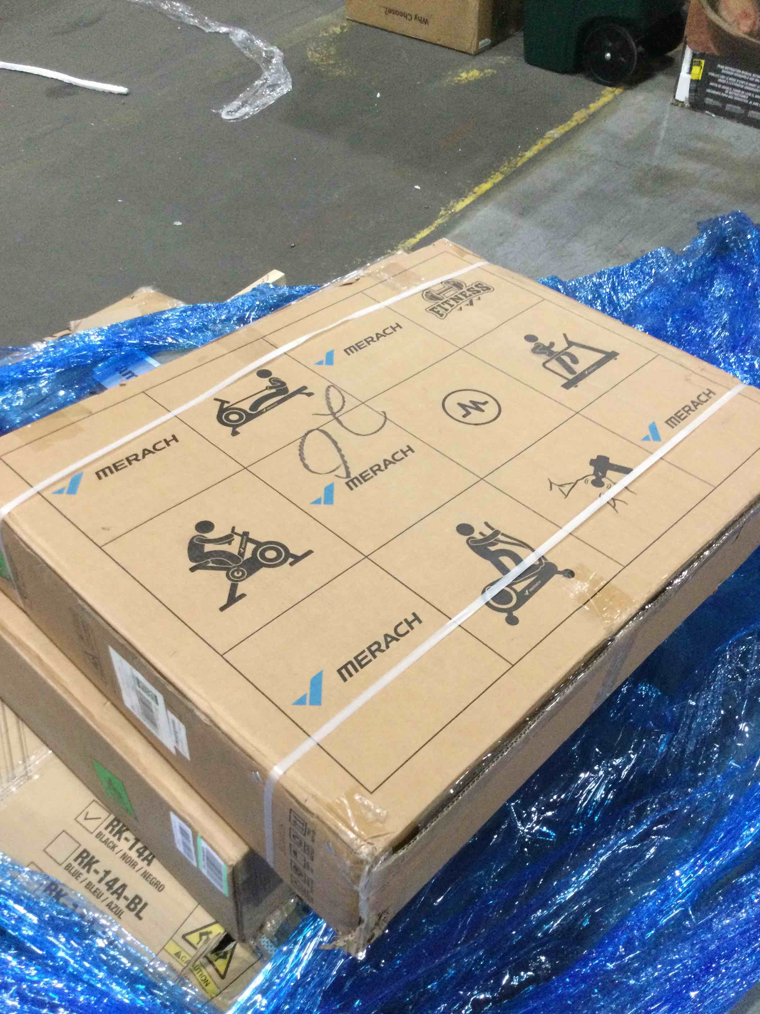 https://s3.amazonaws.com/lotting-images-prod/bidfta/RED4931419_1714058116556.jpeg
