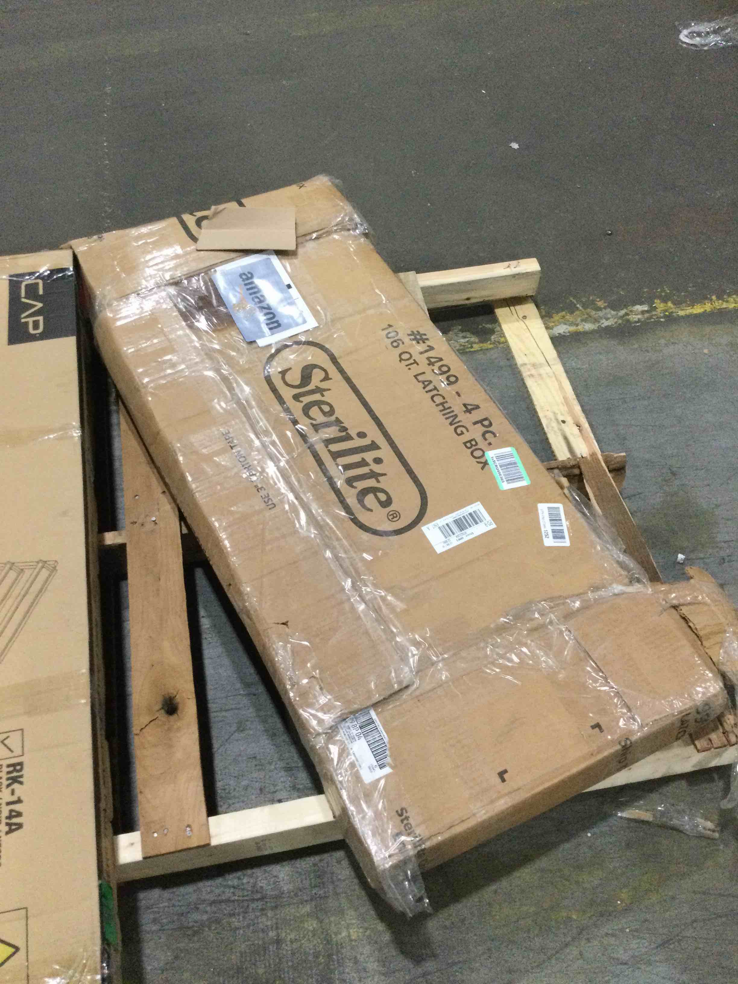 https://s3.amazonaws.com/lotting-images-prod/bidfta/RED4931421_1714058685376.jpeg