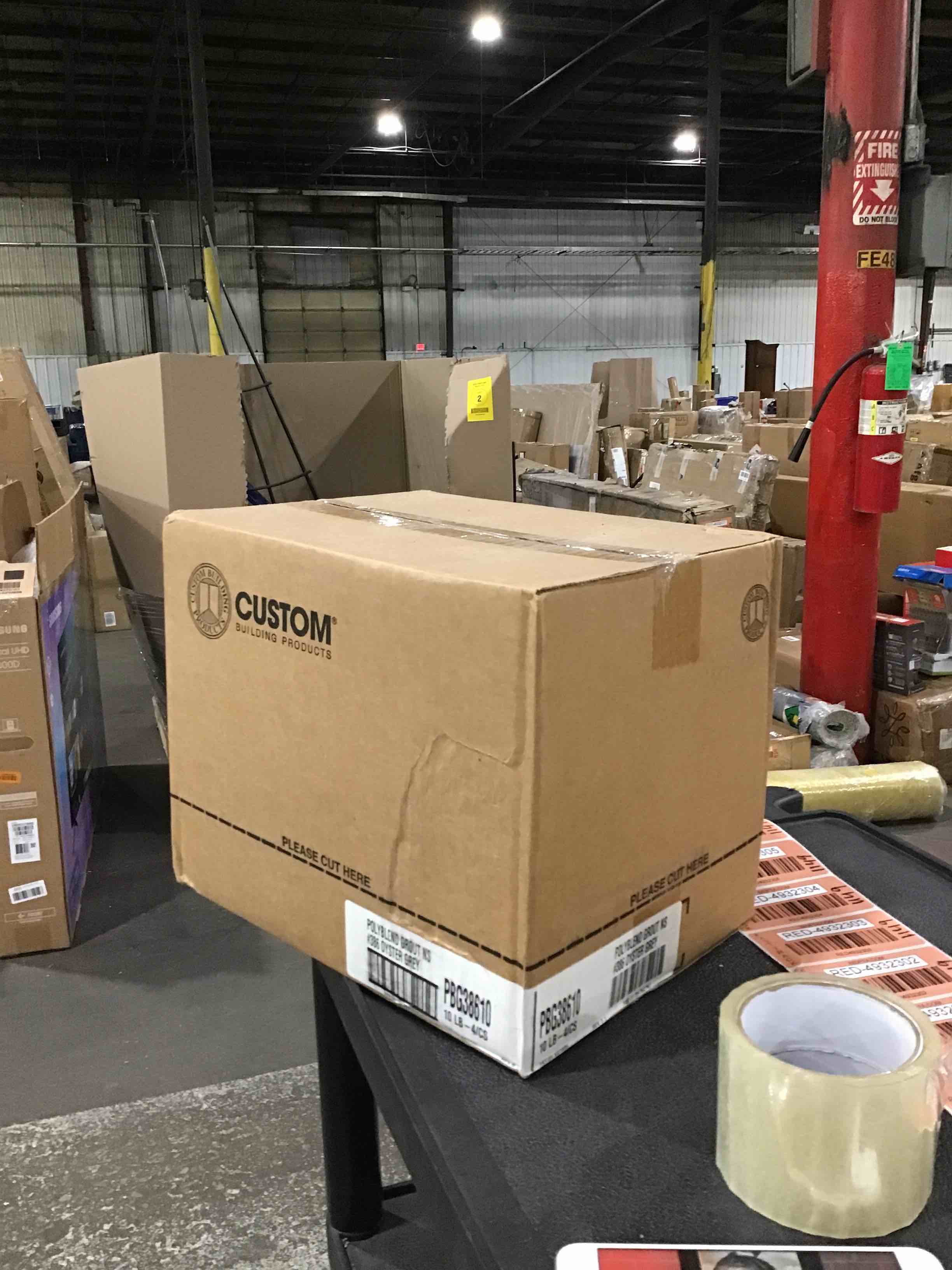 https://s3.amazonaws.com/lotting-images-prod/bidfta/RED4932296_1715984432302.jpeg