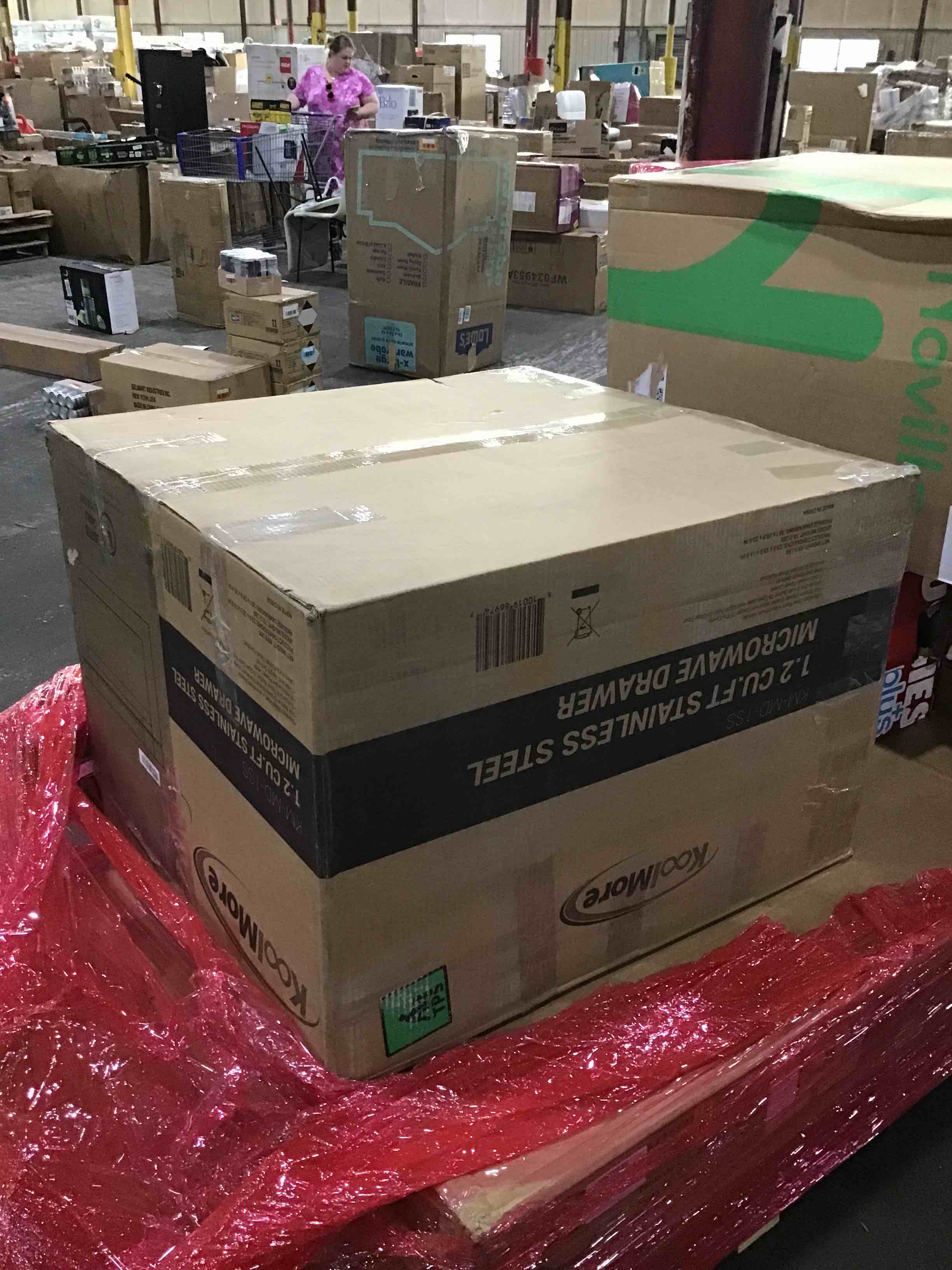 https://s3.amazonaws.com/lotting-images-prod/bidfta/RED4932356_1716234253171.jpeg