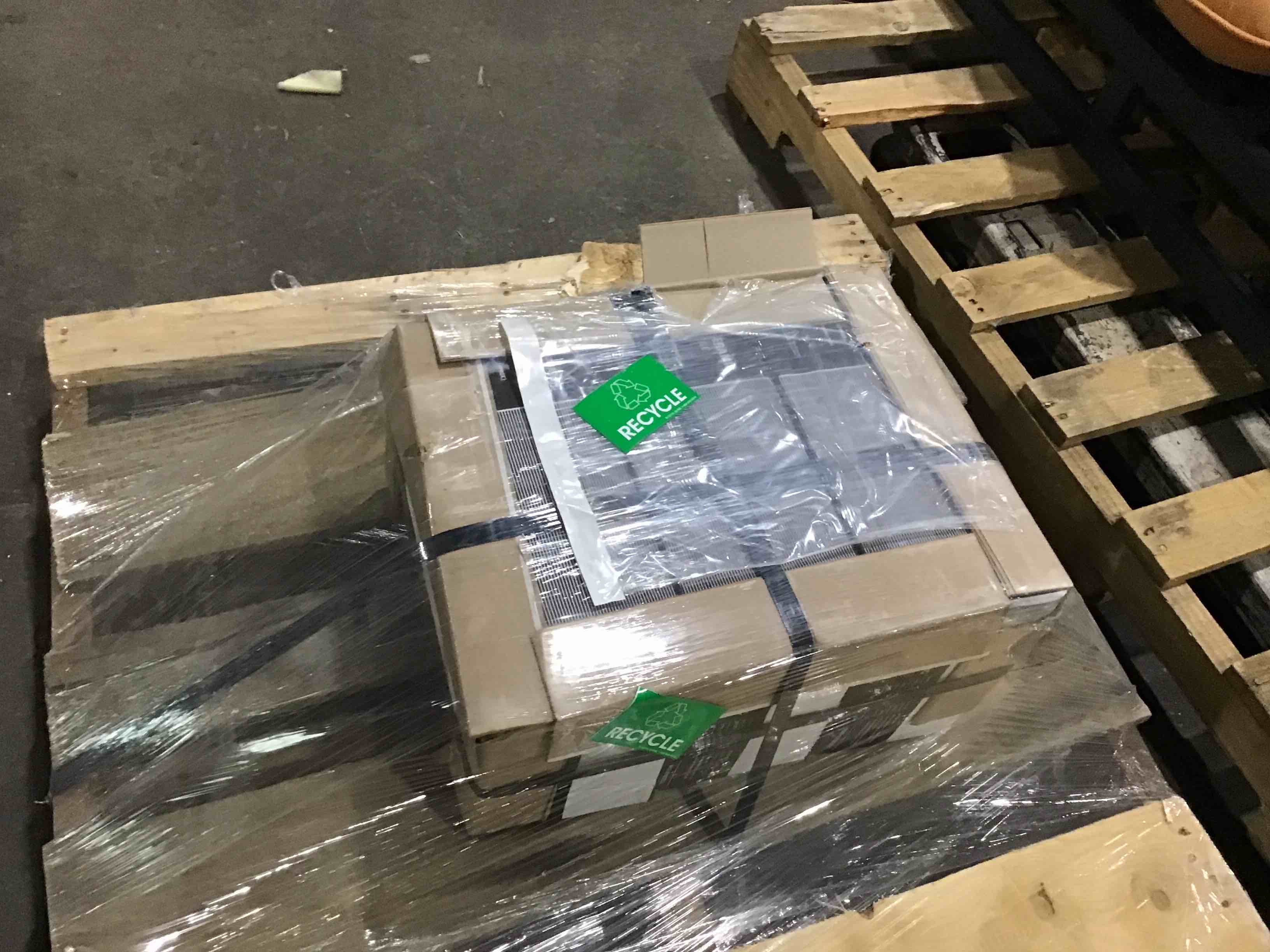 https://s3.amazonaws.com/lotting-images-prod/bidfta/RED4932518_1713881781093.jpeg