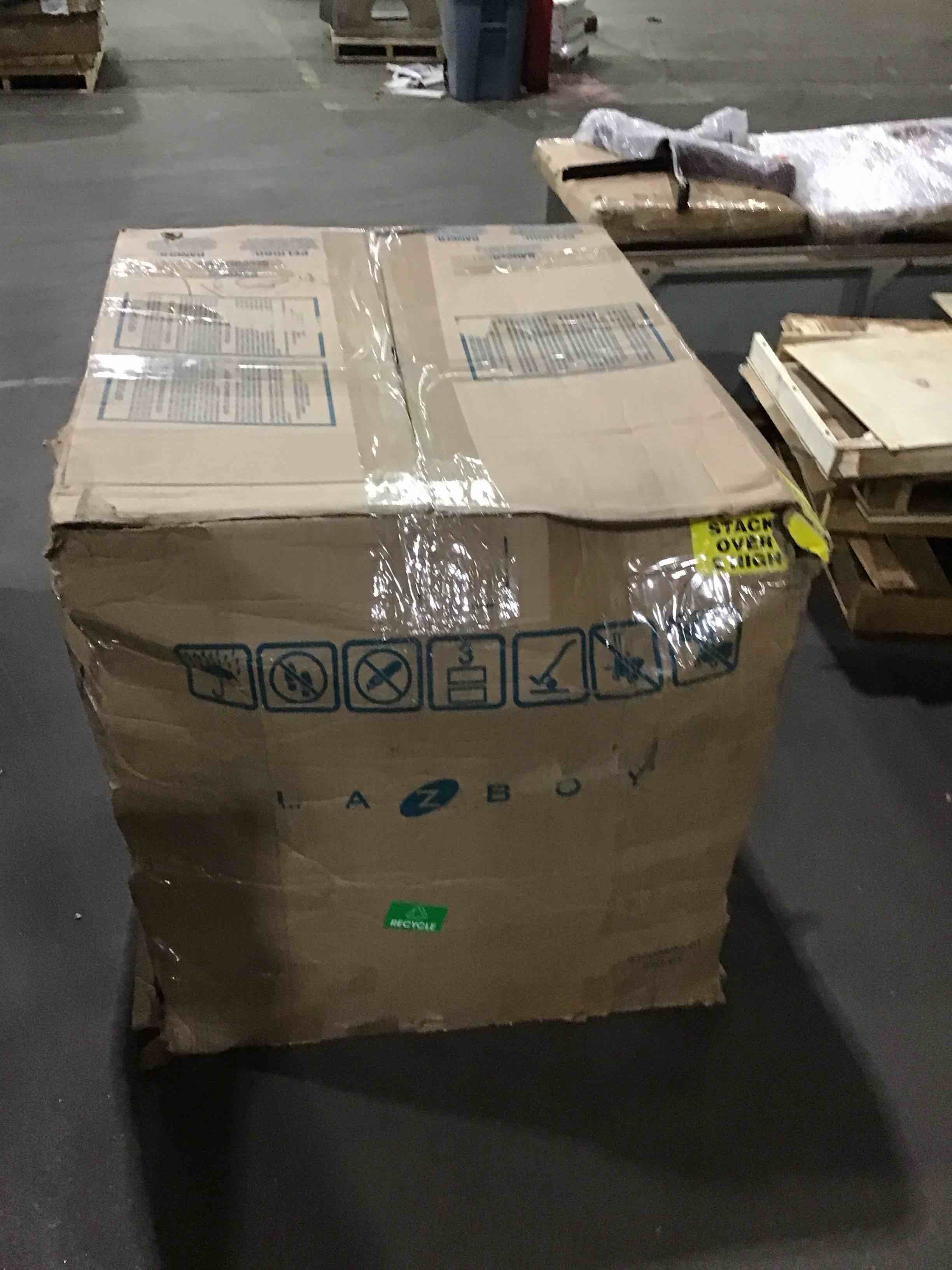 https://s3.amazonaws.com/lotting-images-prod/bidfta/RED4932533_1713891196186.jpeg