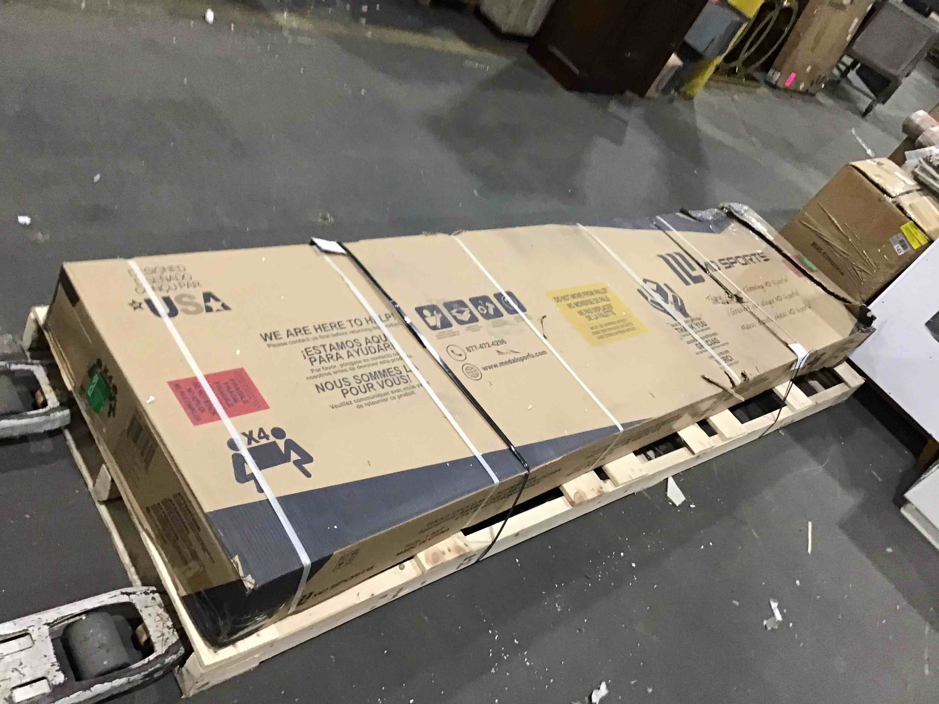 https://s3.amazonaws.com/lotting-images-prod/bidfta/RED4932552_1713972414123.jpeg