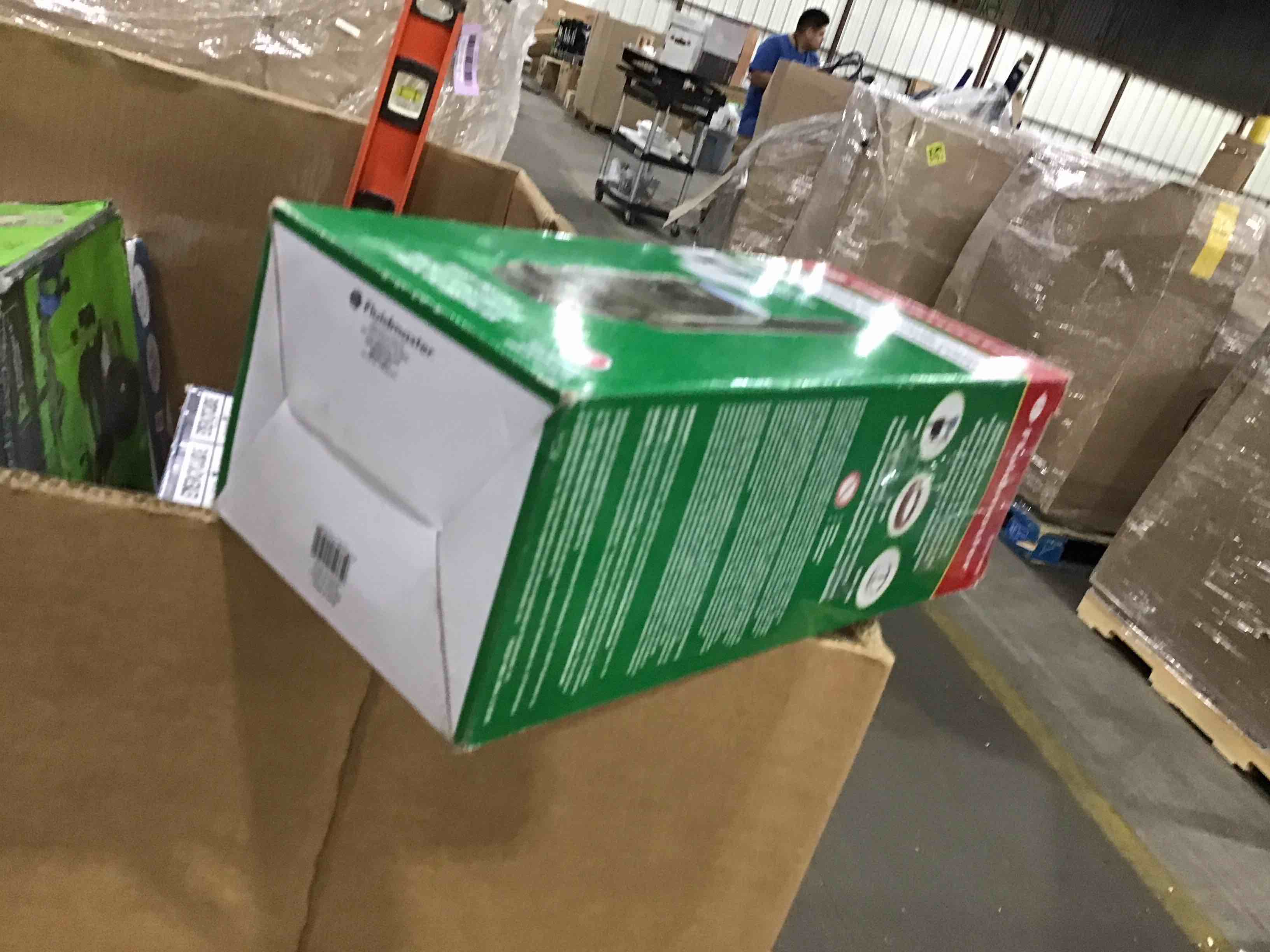 https://s3.amazonaws.com/lotting-images-prod/bidfta/RED4932618_1714575378566.jpeg