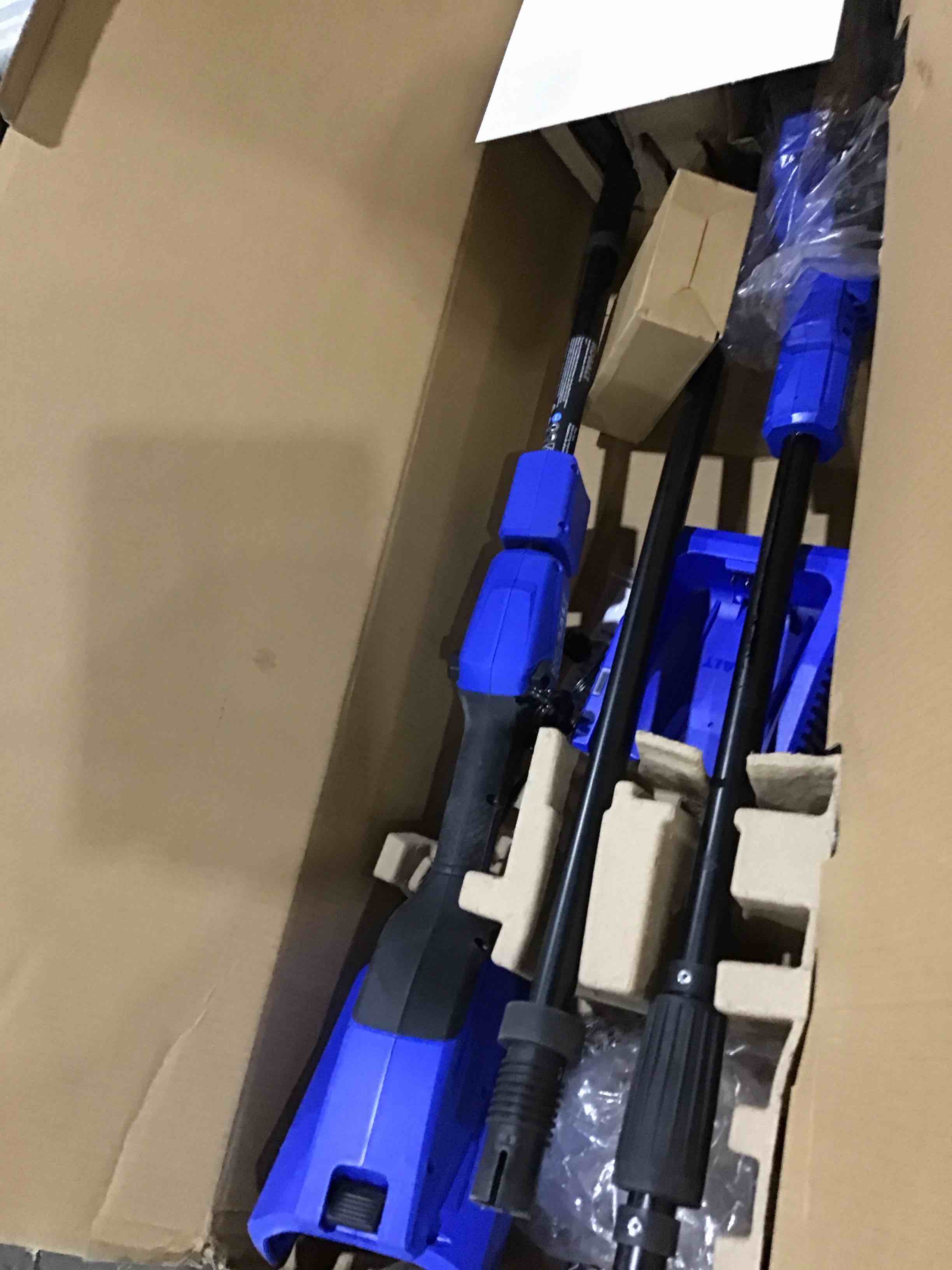 https://s3.amazonaws.com/lotting-images-prod/bidfta/RED4932620_1714574742085.jpeg