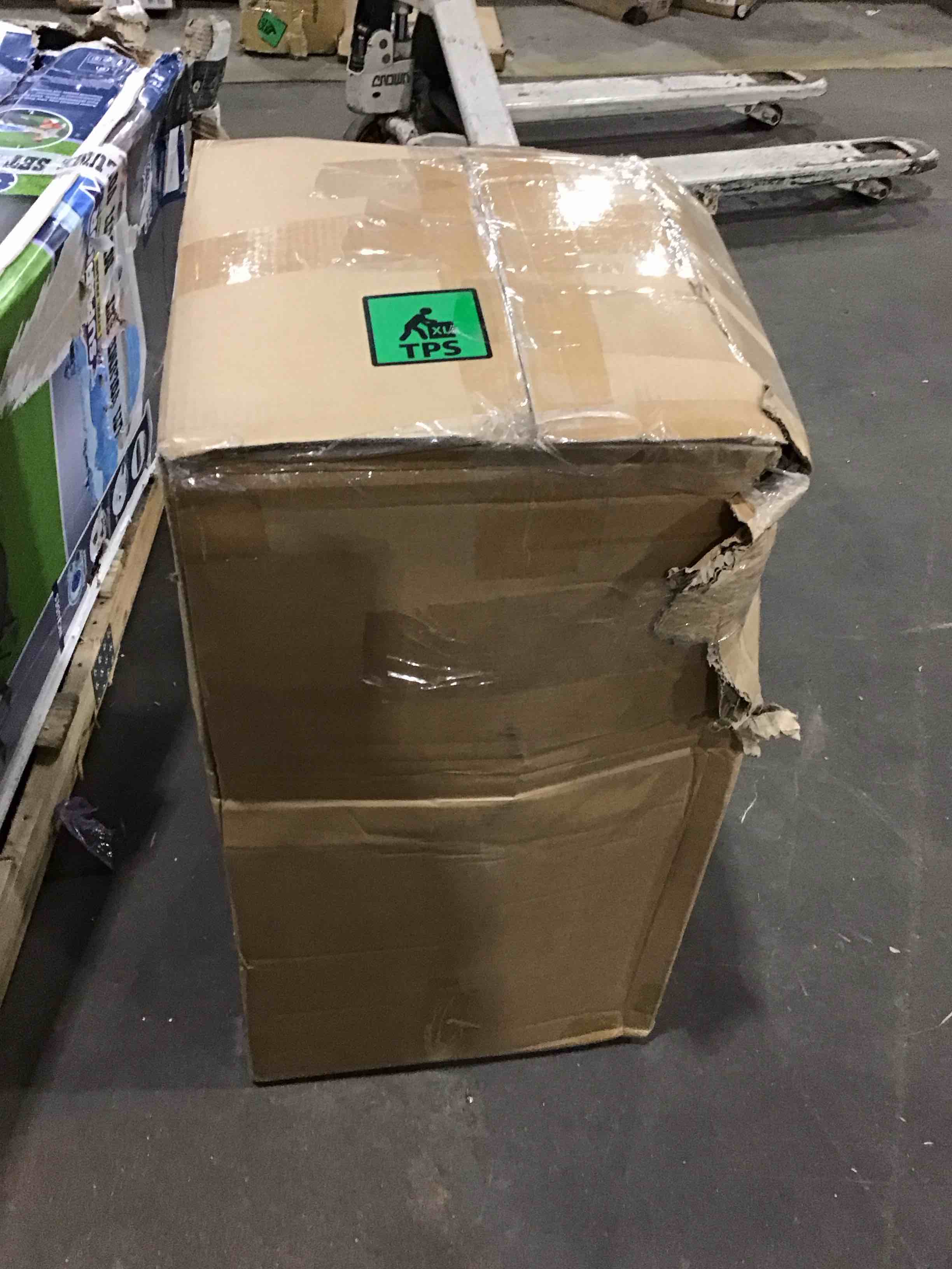 https://s3.amazonaws.com/lotting-images-prod/bidfta/RED4932624_1714572994438.jpeg