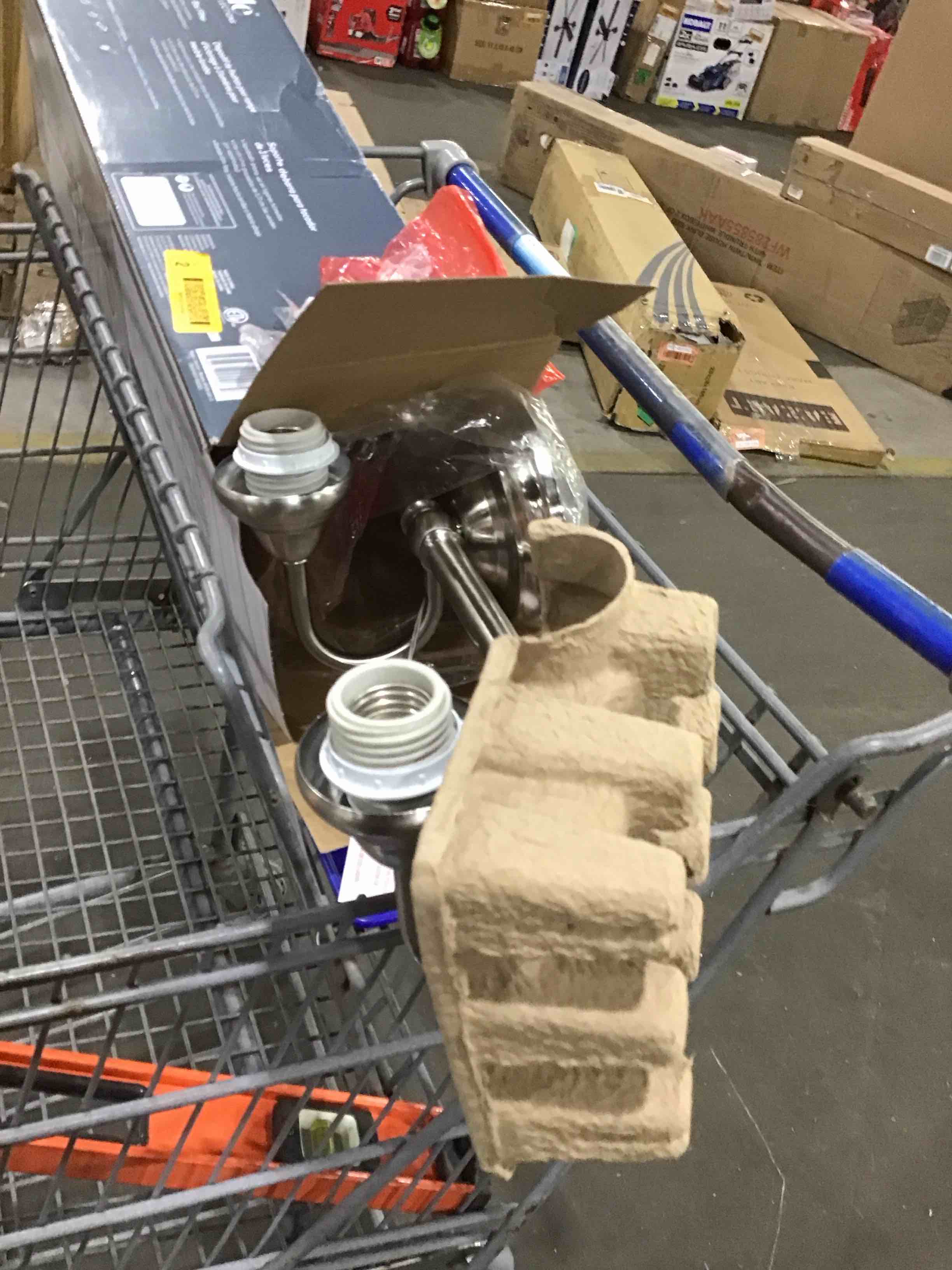 https://s3.amazonaws.com/lotting-images-prod/bidfta/RED4932648_1714580002139.jpeg