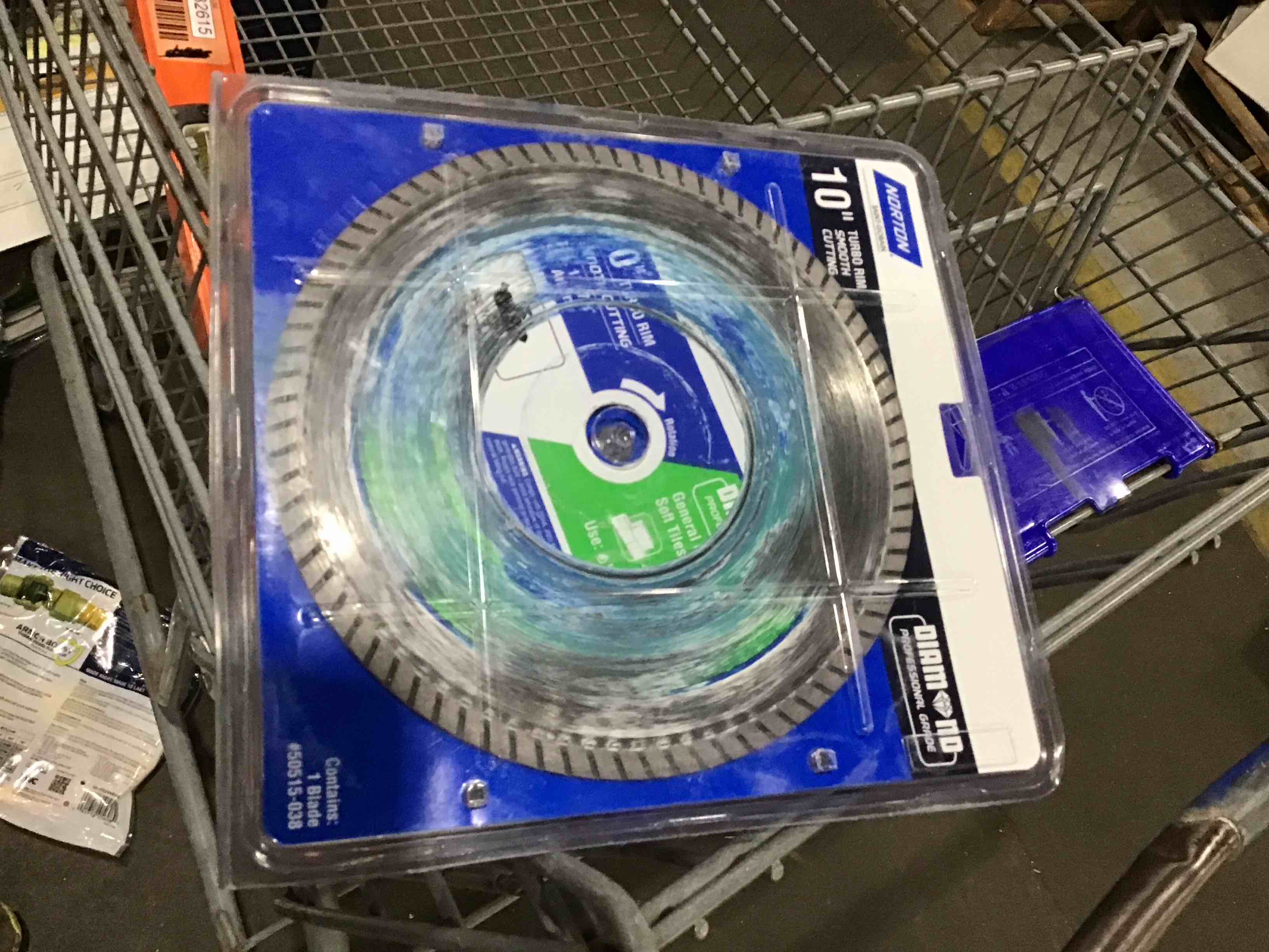 https://s3.amazonaws.com/lotting-images-prod/bidfta/RED4932652_1714578948337.jpeg