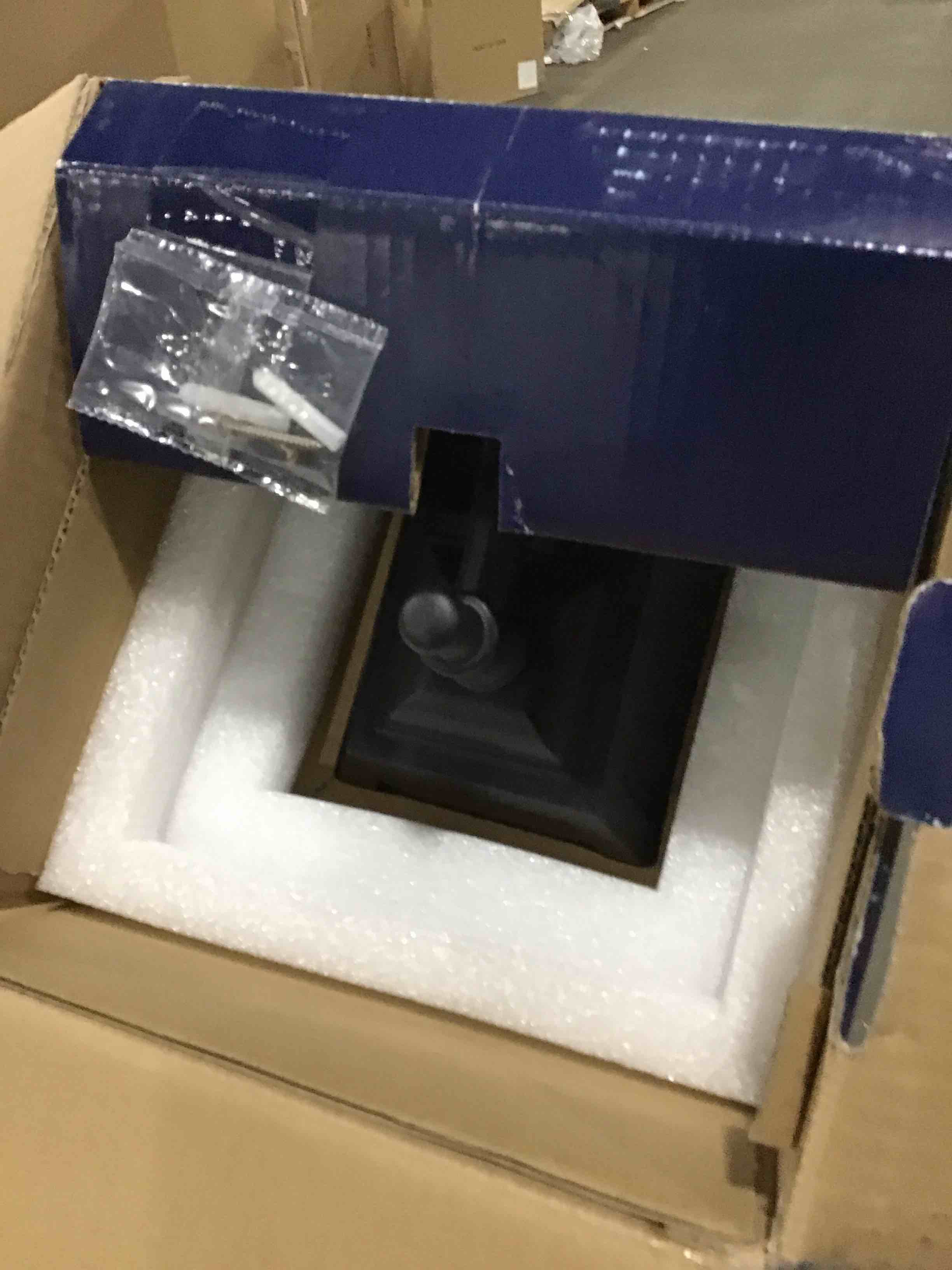 https://s3.amazonaws.com/lotting-images-prod/bidfta/RED4932654_1714578510264.jpeg