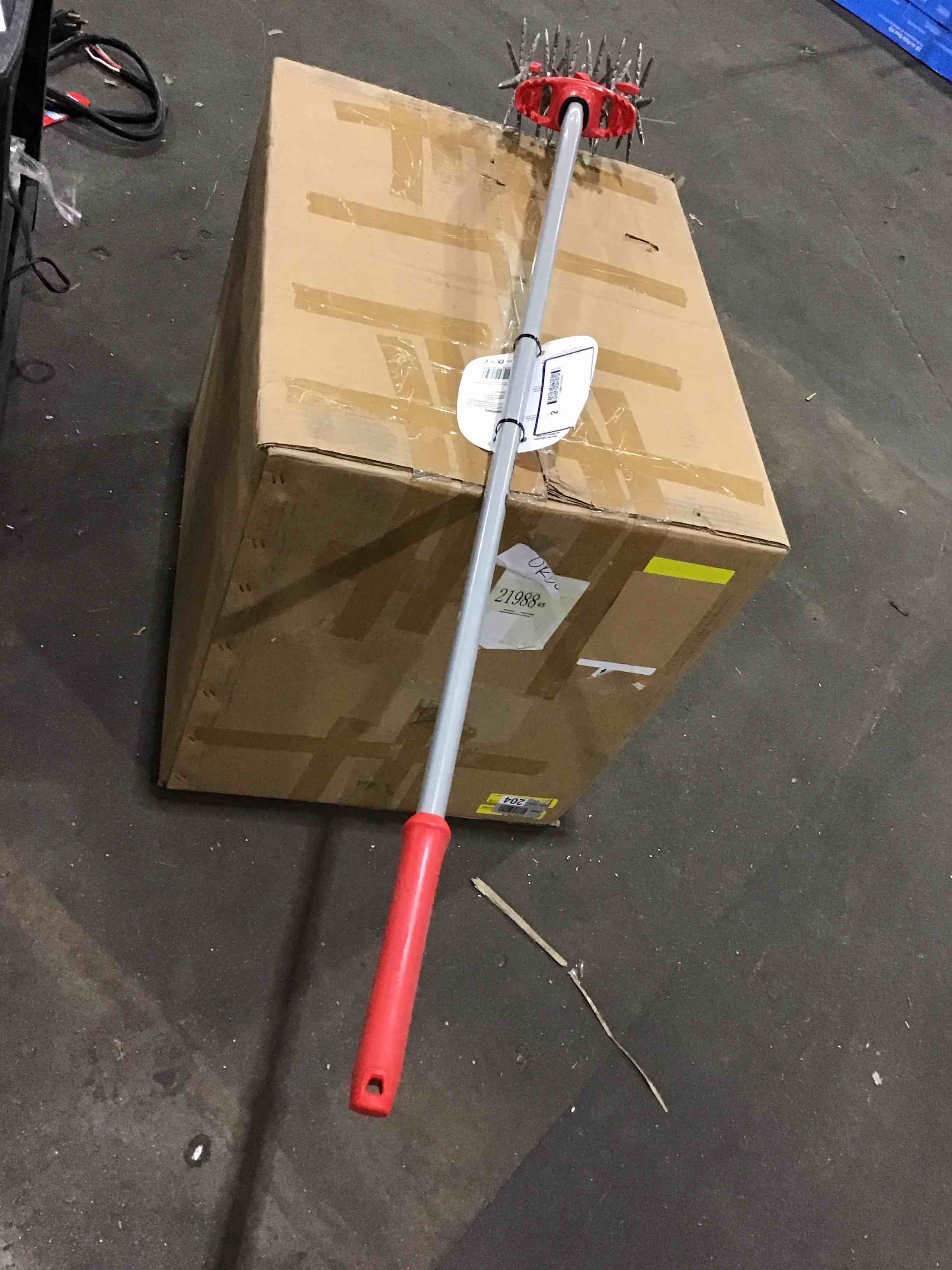 https://s3.amazonaws.com/lotting-images-prod/bidfta/RED4932735_1714663640334.jpeg