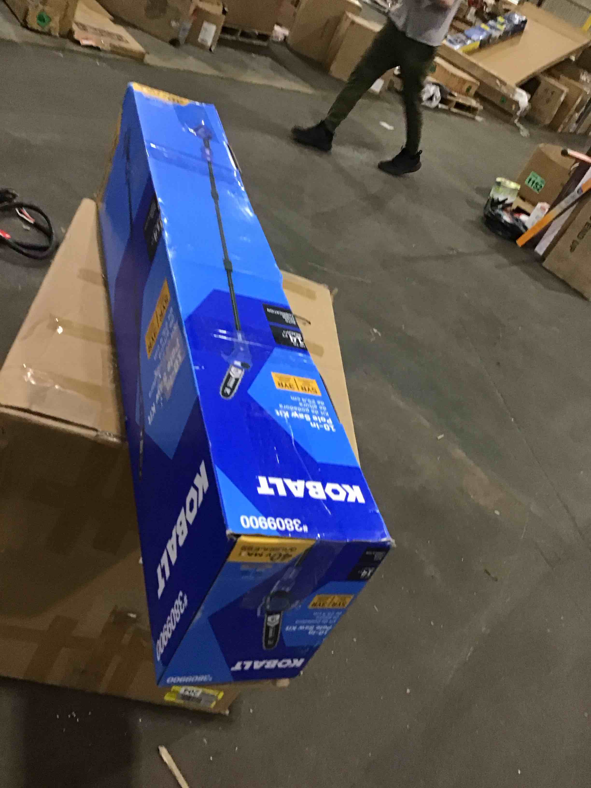 https://s3.amazonaws.com/lotting-images-prod/bidfta/RED4932736_1714661906964.jpeg