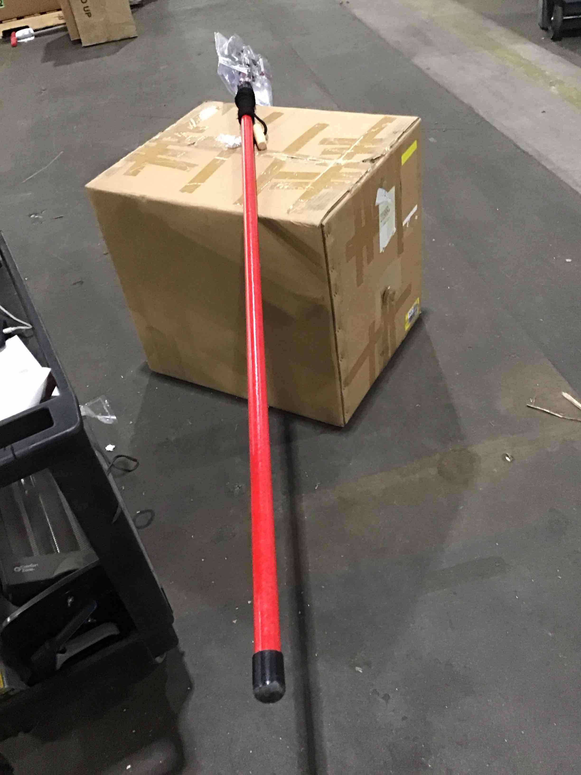 https://s3.amazonaws.com/lotting-images-prod/bidfta/RED4932743_1714659922937.jpeg