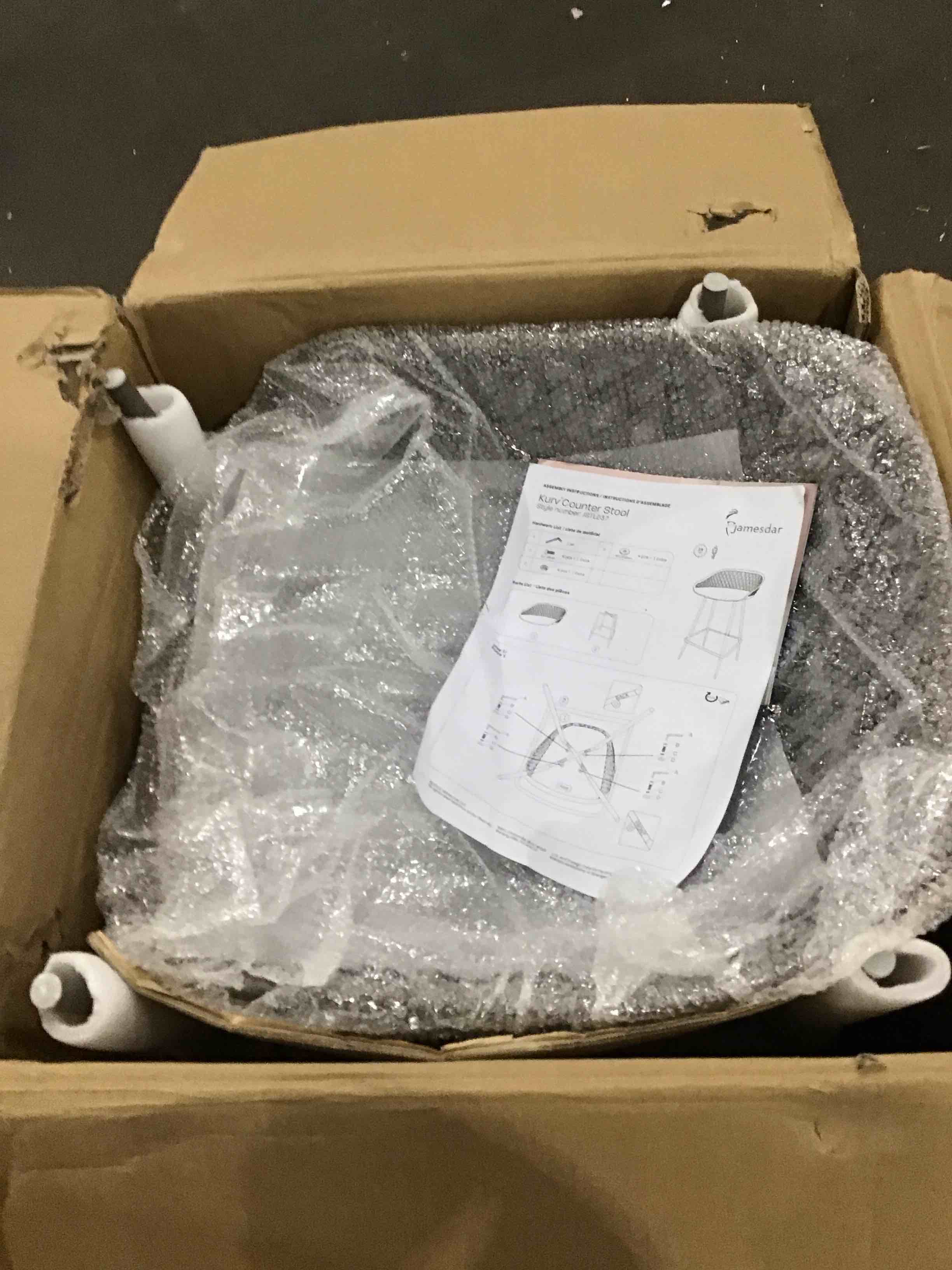 https://s3.amazonaws.com/lotting-images-prod/bidfta/RED4932748_1714754792865.jpeg