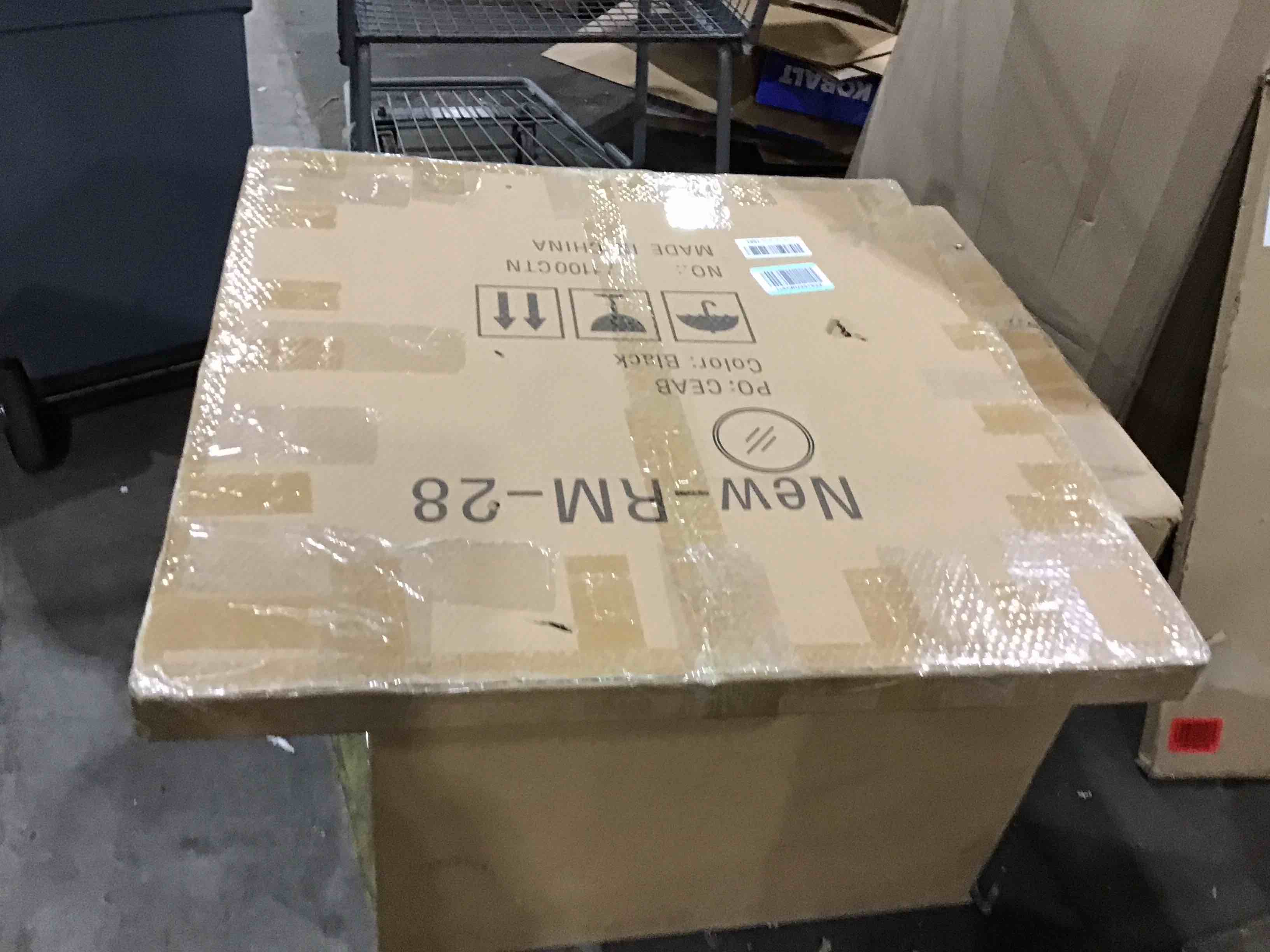 https://s3.amazonaws.com/lotting-images-prod/bidfta/RED4932750_1714754236042.jpeg