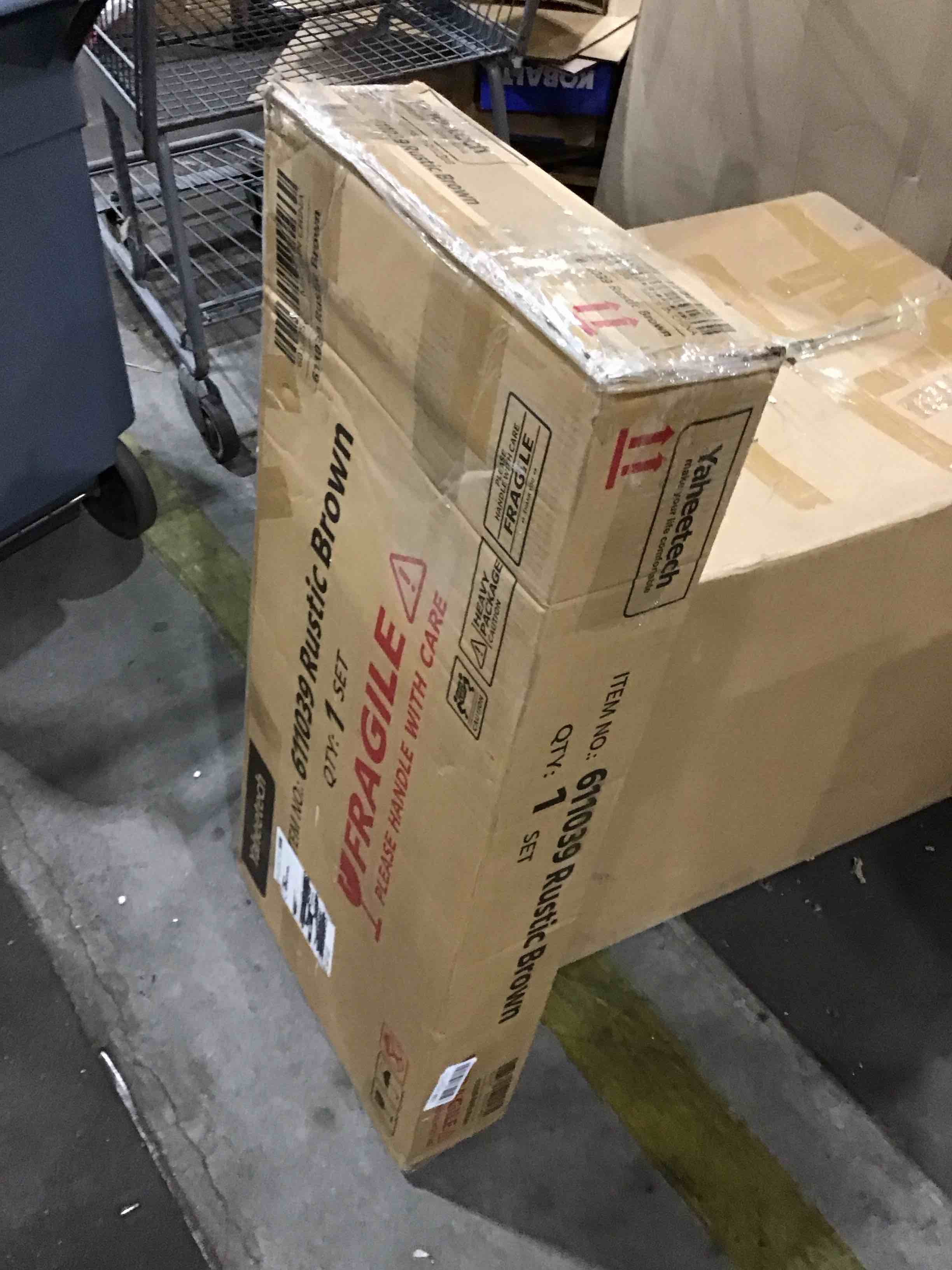 https://s3.amazonaws.com/lotting-images-prod/bidfta/RED4932752_1714753741144.jpeg
