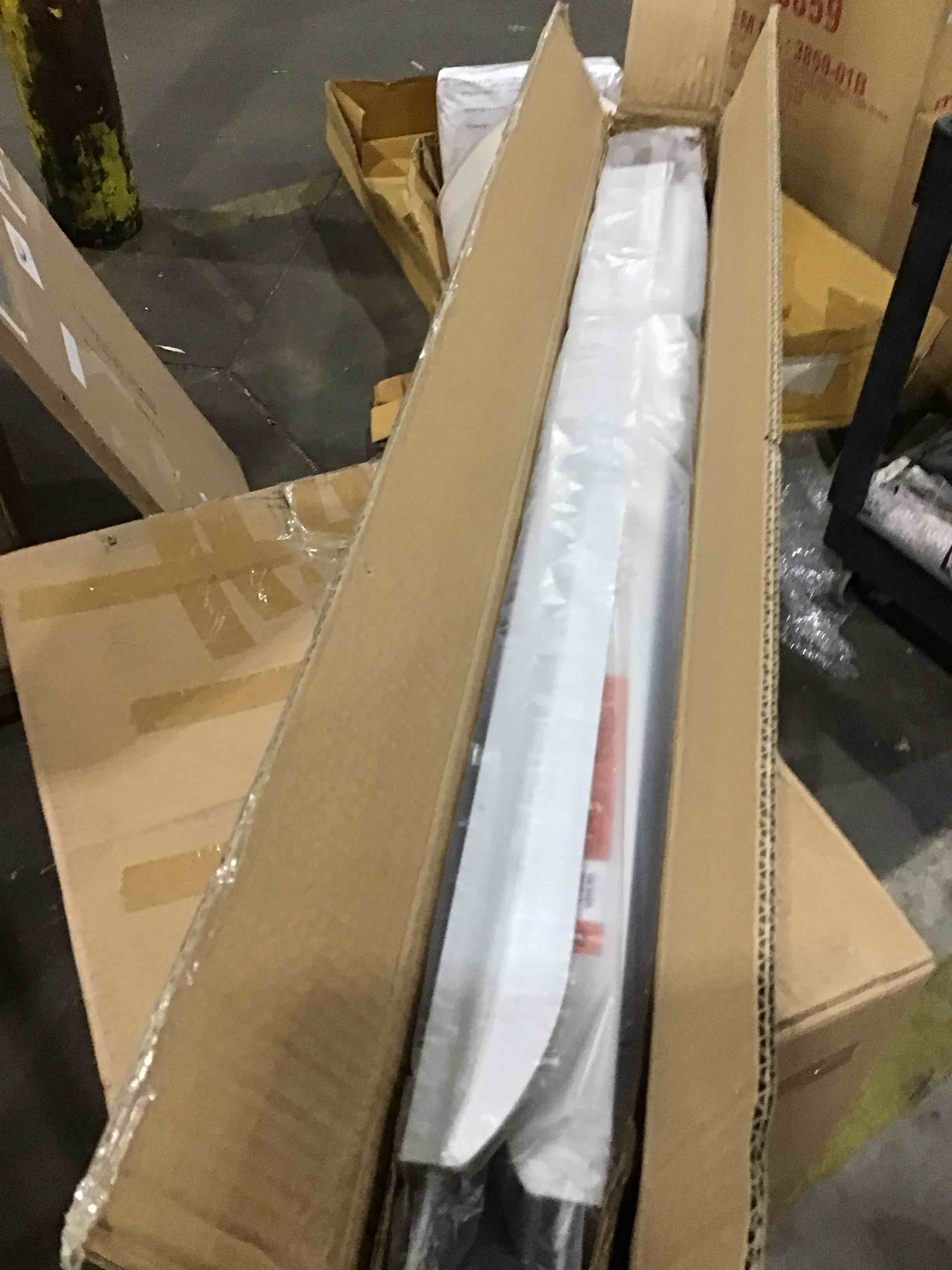 https://s3.amazonaws.com/lotting-images-prod/bidfta/RED4932754_1714753003802.jpeg
