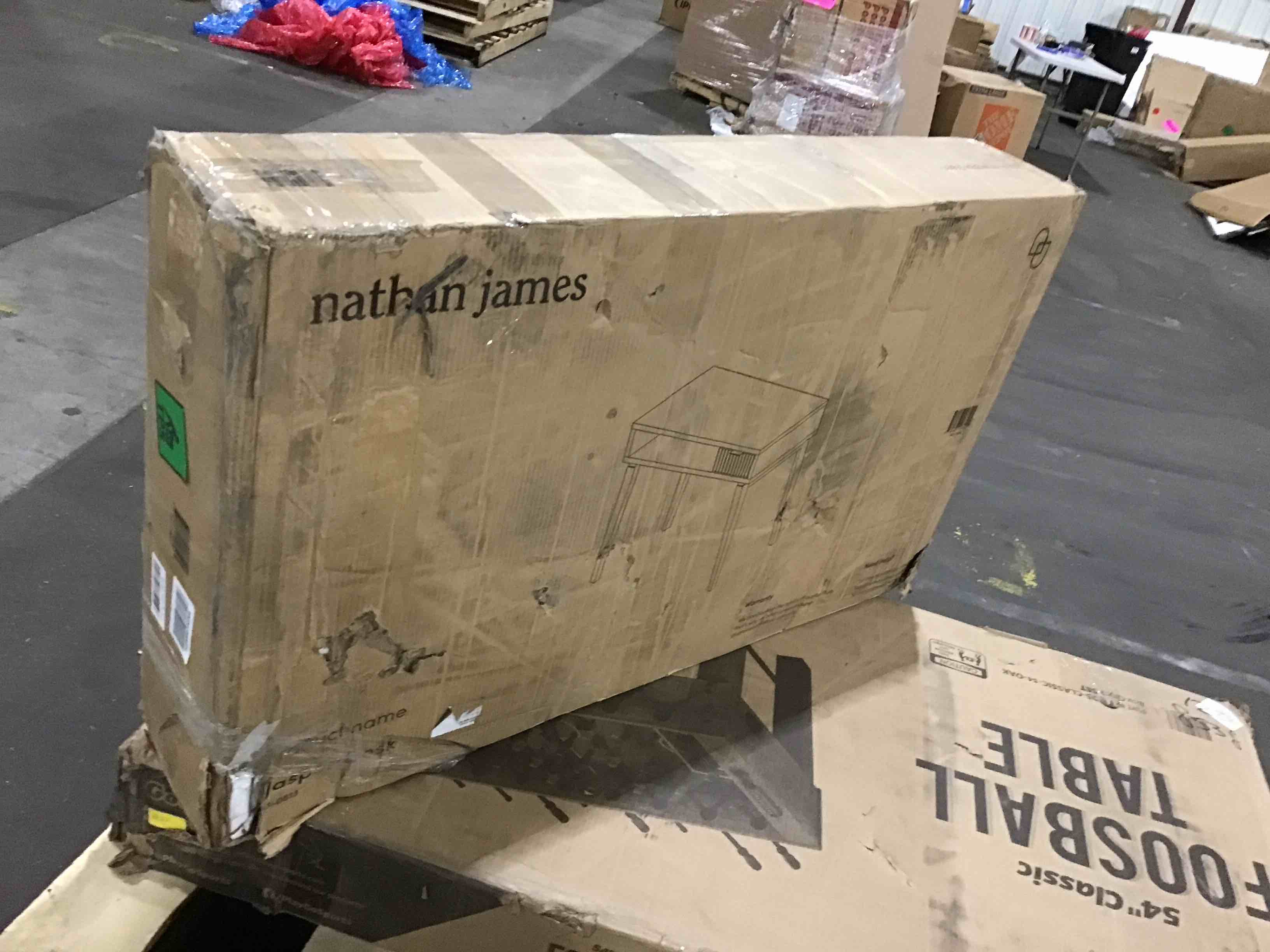 https://s3.amazonaws.com/lotting-images-prod/bidfta/RED4932923_1714686392756.jpeg