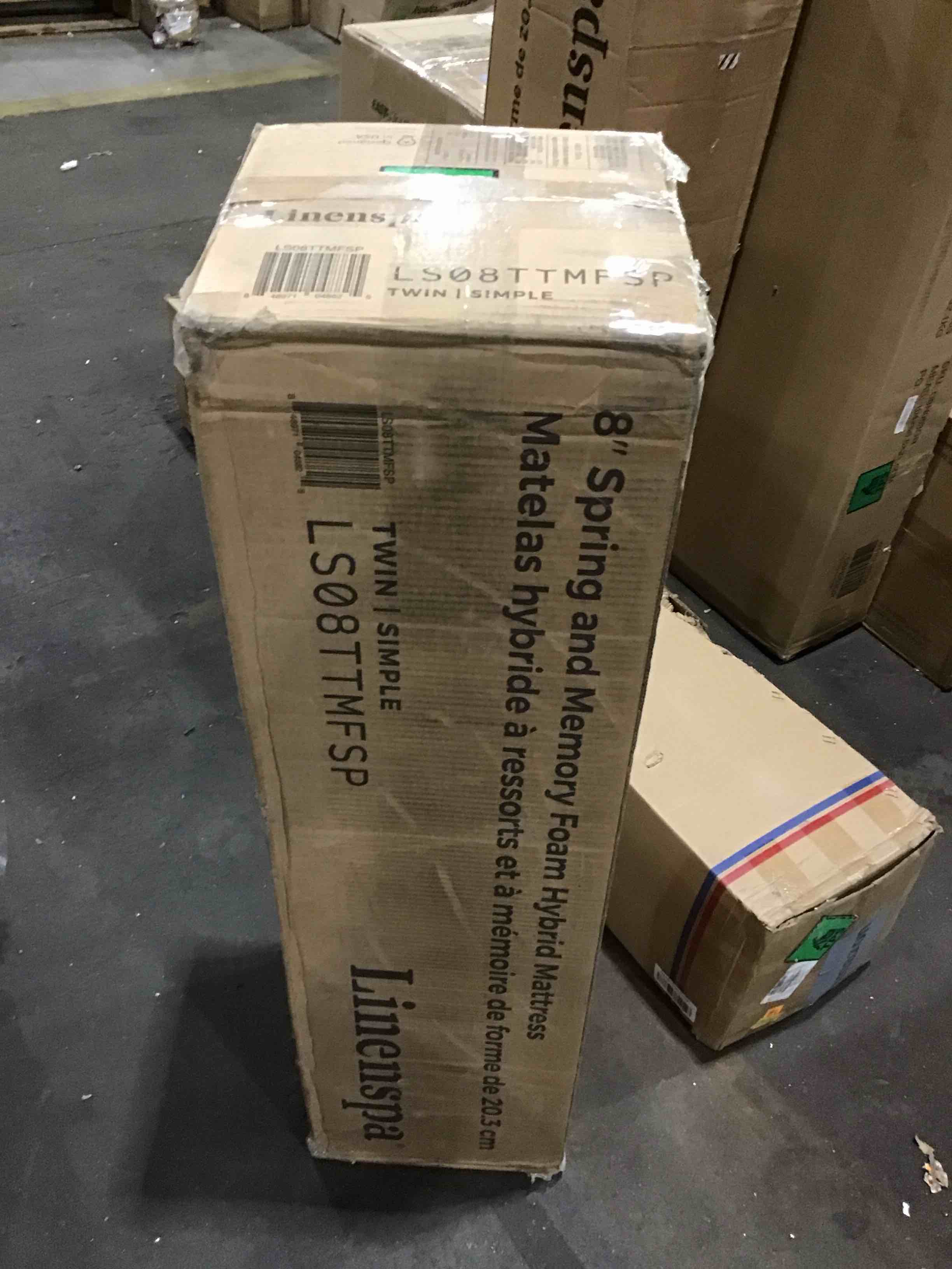 https://s3.amazonaws.com/lotting-images-prod/bidfta/RED4932931_1714683334696.jpeg