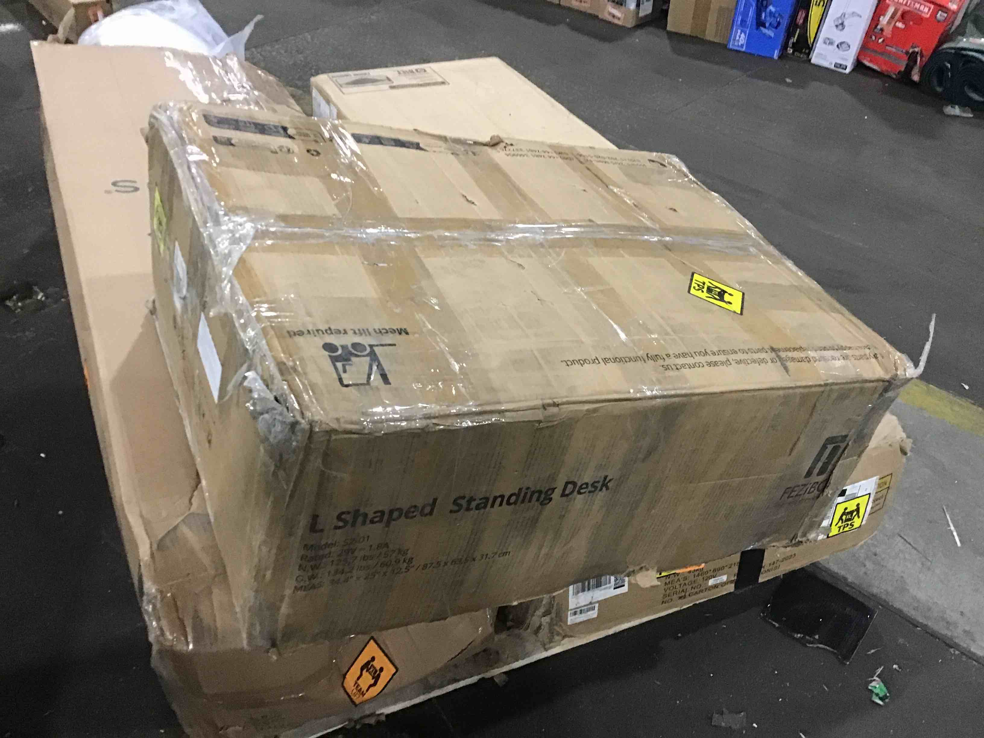 https://s3.amazonaws.com/lotting-images-prod/bidfta/RED4933454_1715870625919.jpeg