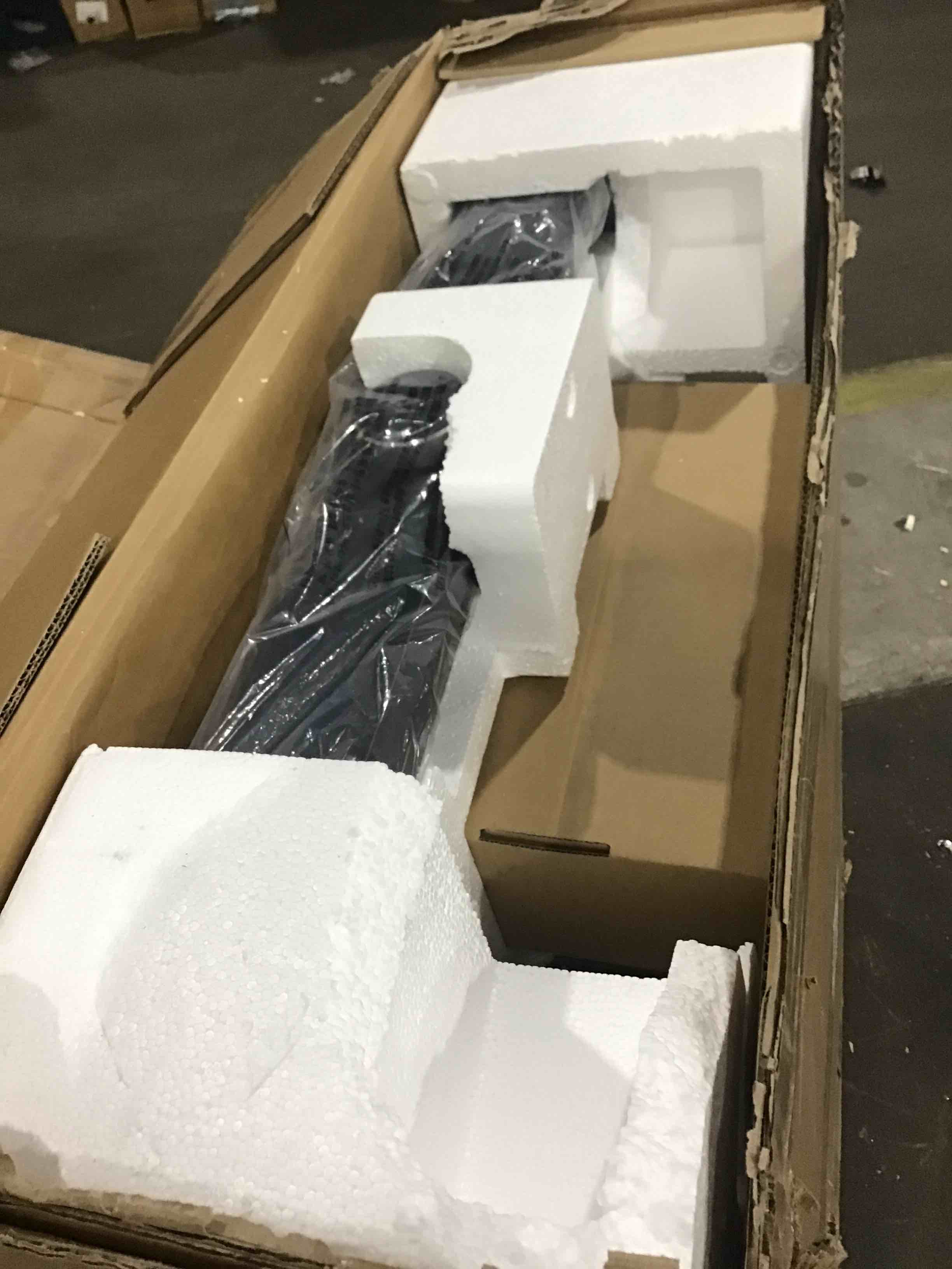 https://s3.amazonaws.com/lotting-images-prod/bidfta/RED4933458_1715869576835.jpeg