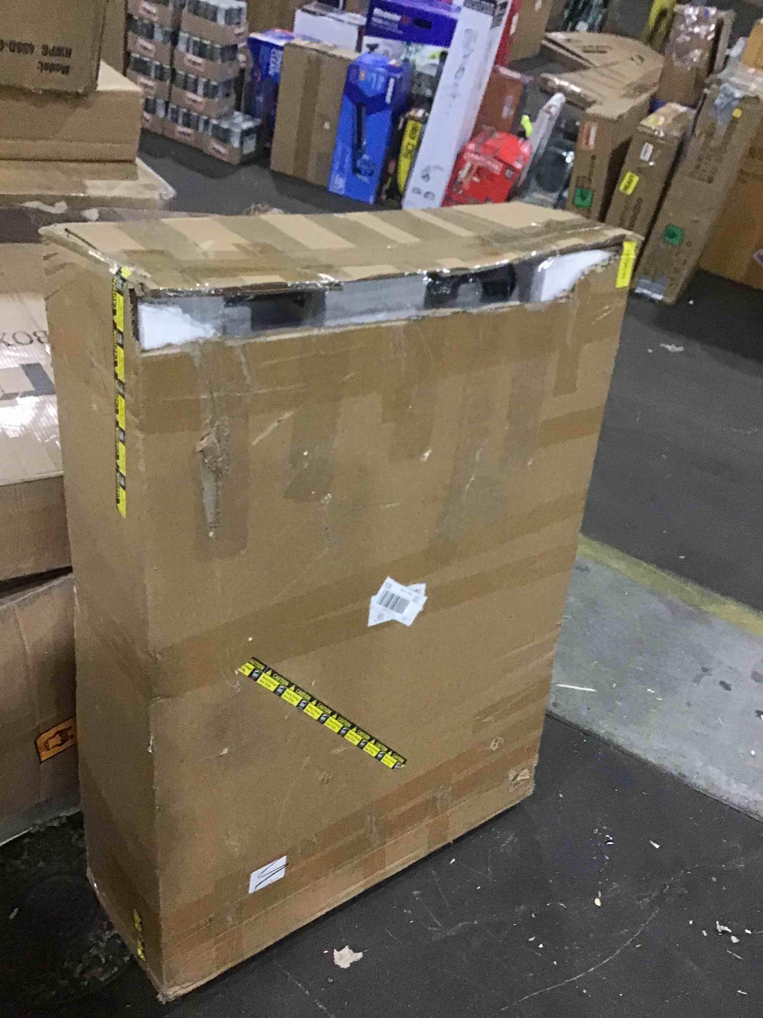 https://s3.amazonaws.com/lotting-images-prod/bidfta/RED4933458_1715869644615.jpeg