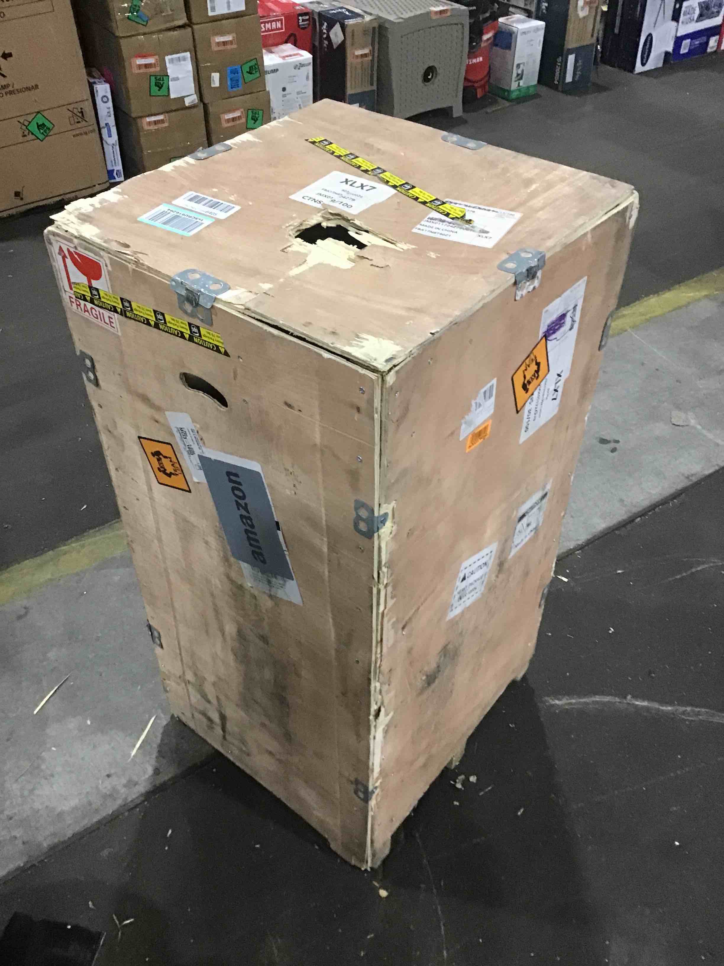 https://s3.amazonaws.com/lotting-images-prod/bidfta/RED4933459_1715869475927.jpeg