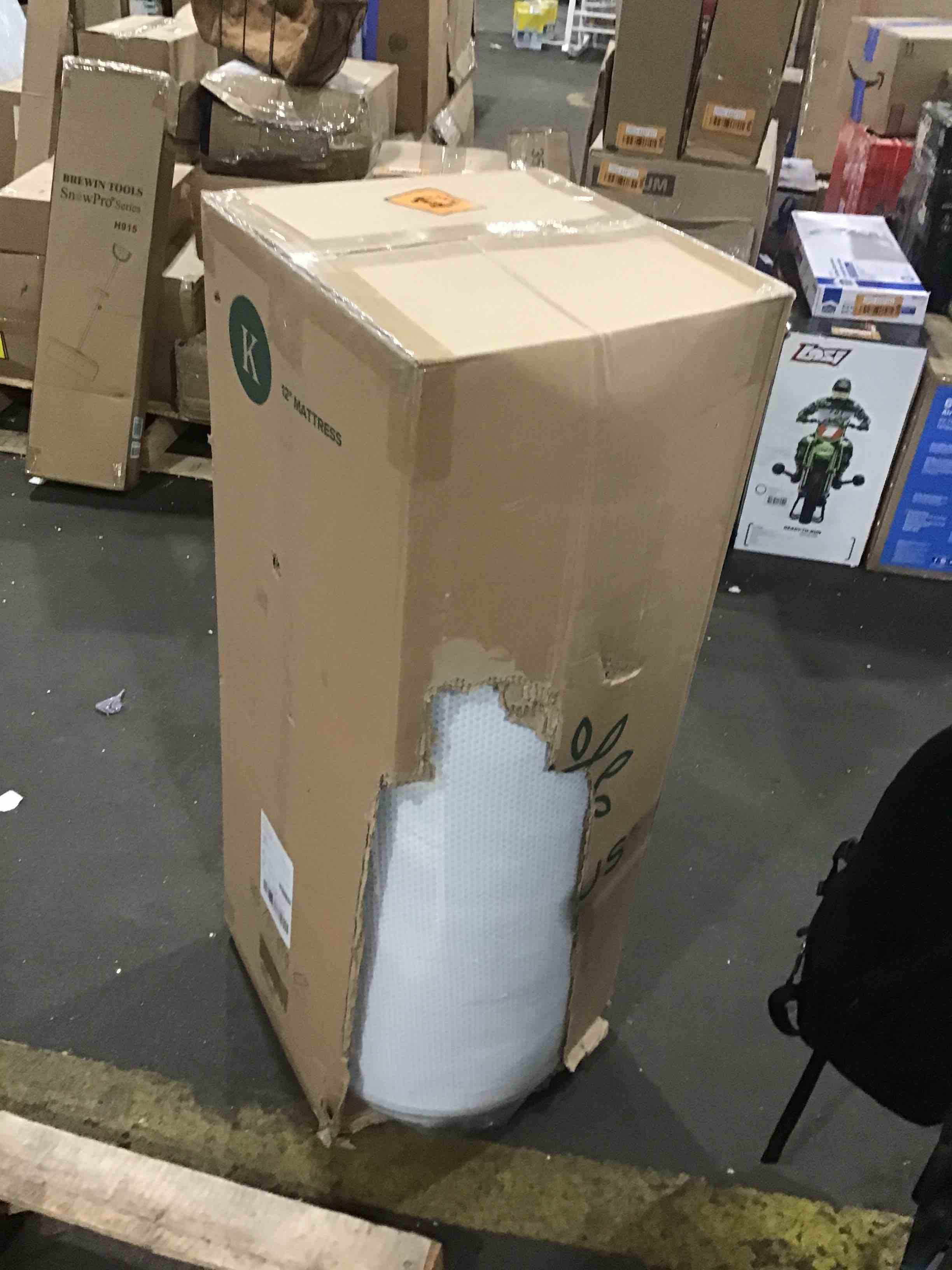 https://s3.amazonaws.com/lotting-images-prod/bidfta/RED4933465_1715866298146.jpeg