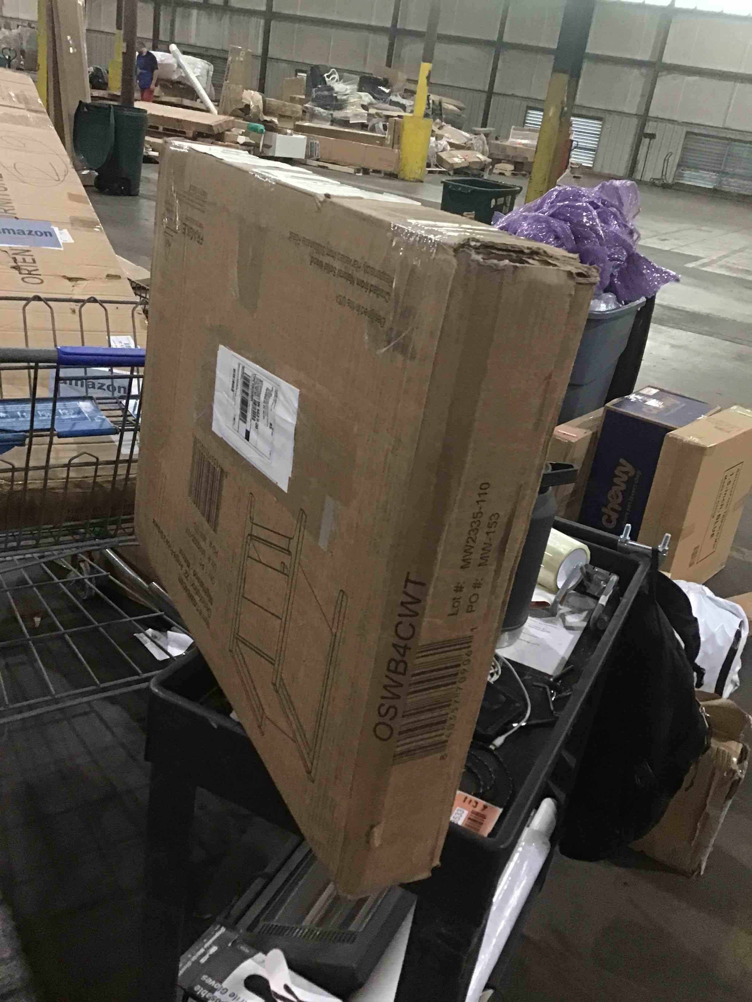 https://s3.amazonaws.com/lotting-images-prod/bidfta/RED4933536_1715896679654.jpeg