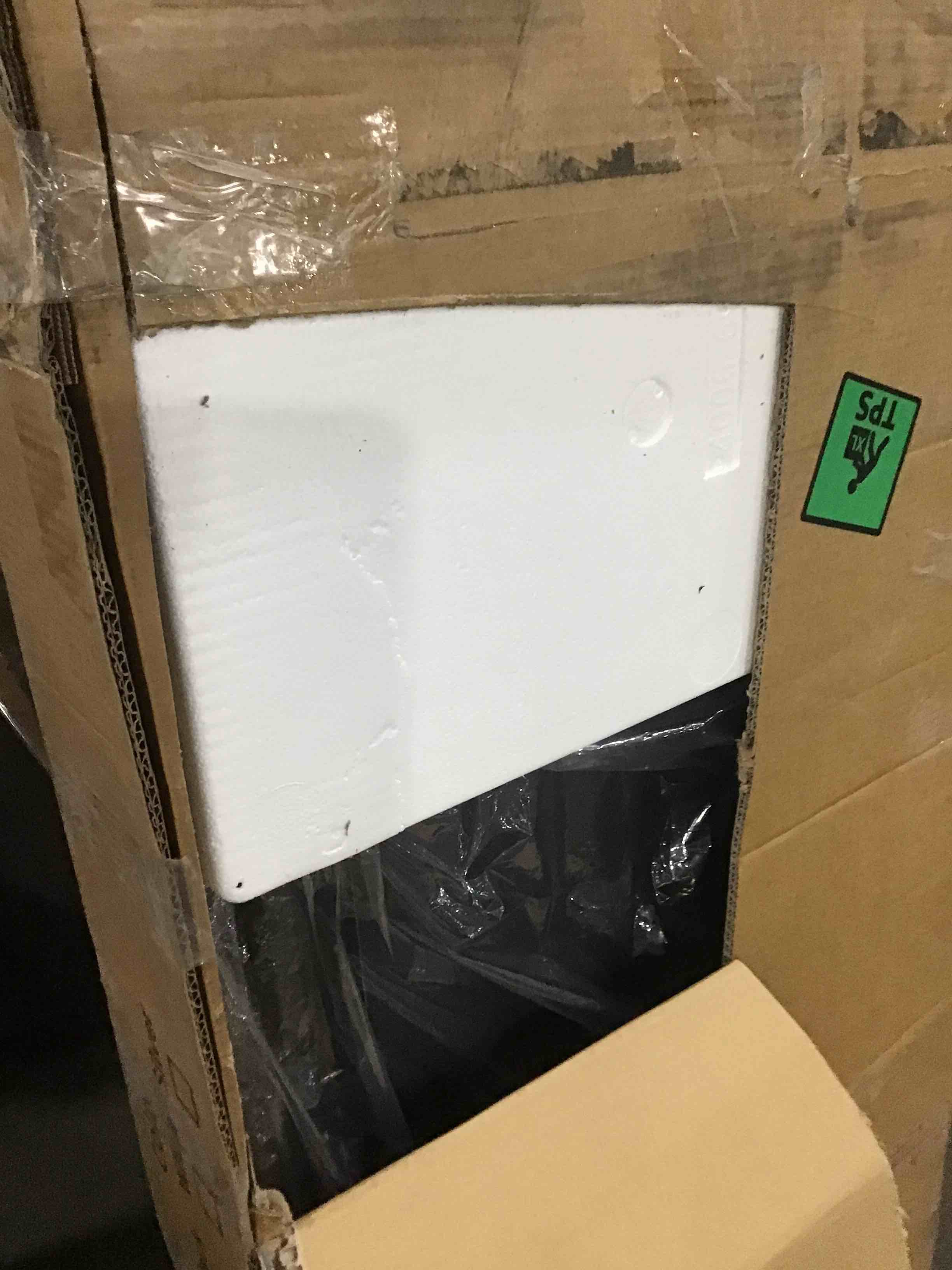 https://s3.amazonaws.com/lotting-images-prod/bidfta/RED4933596_1715791676763.jpeg