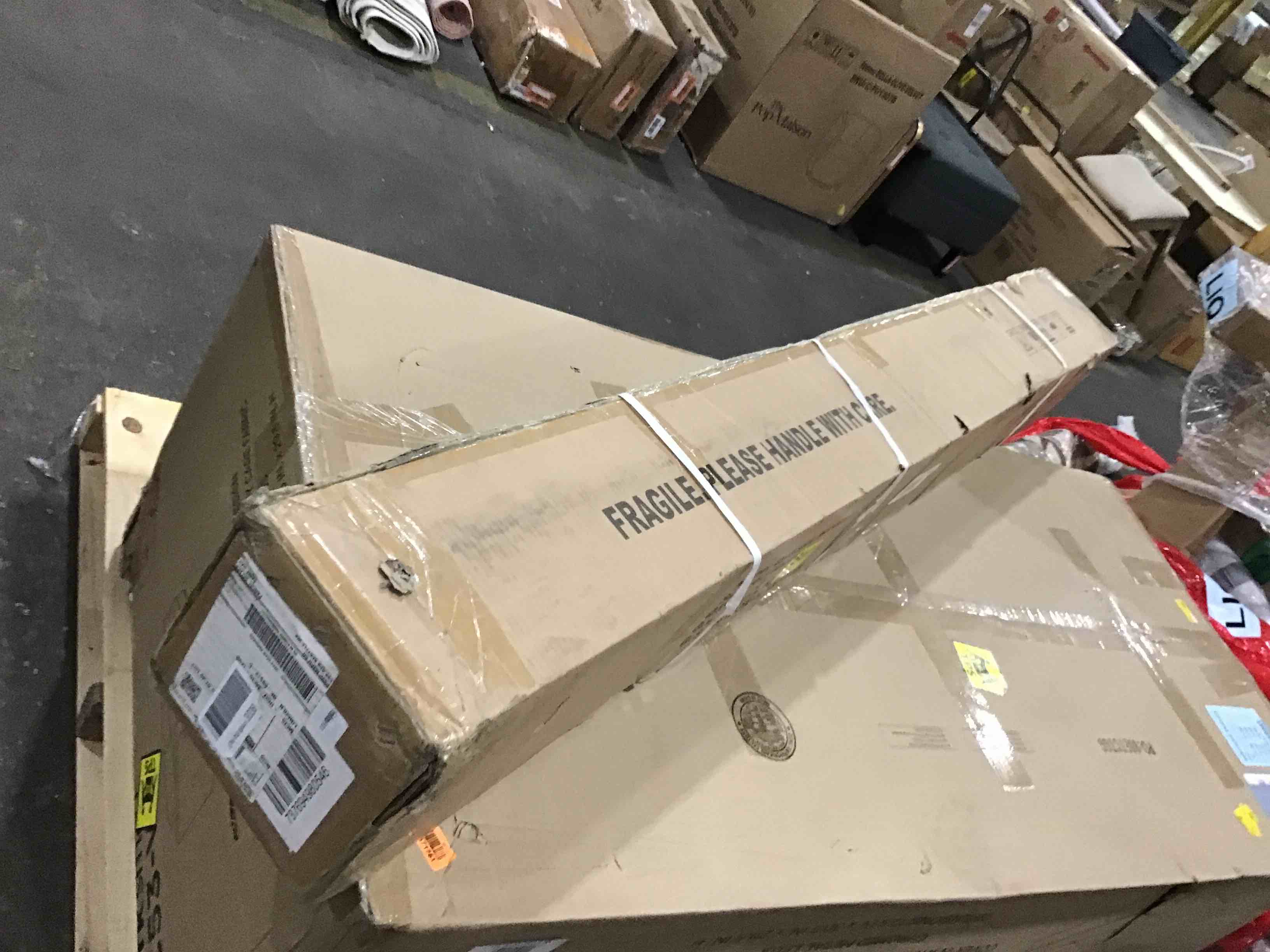 https://s3.amazonaws.com/lotting-images-prod/bidfta/RED4933834_1716480066629.jpeg