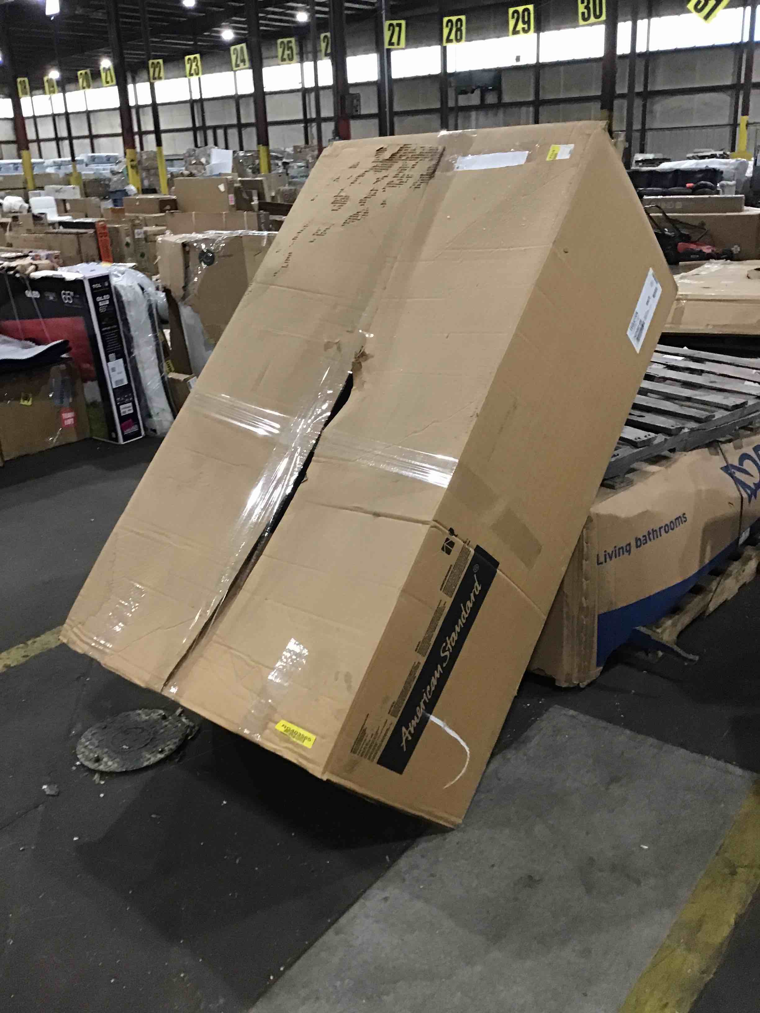 https://s3.amazonaws.com/lotting-images-prod/bidfta/RED4933898_1716564709900.jpeg