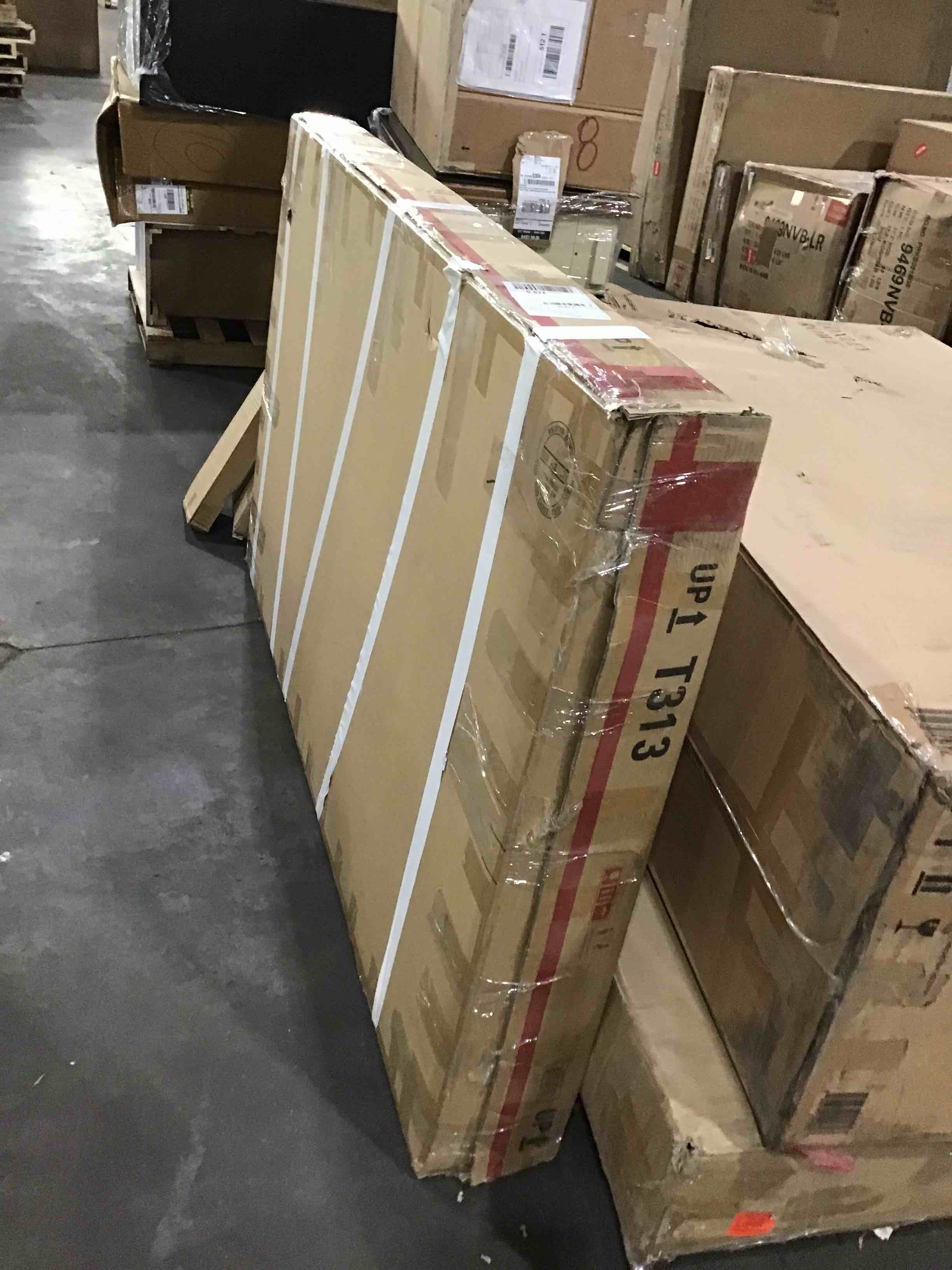 https://s3.amazonaws.com/lotting-images-prod/bidfta/RED4933912_1716495899038.jpeg
