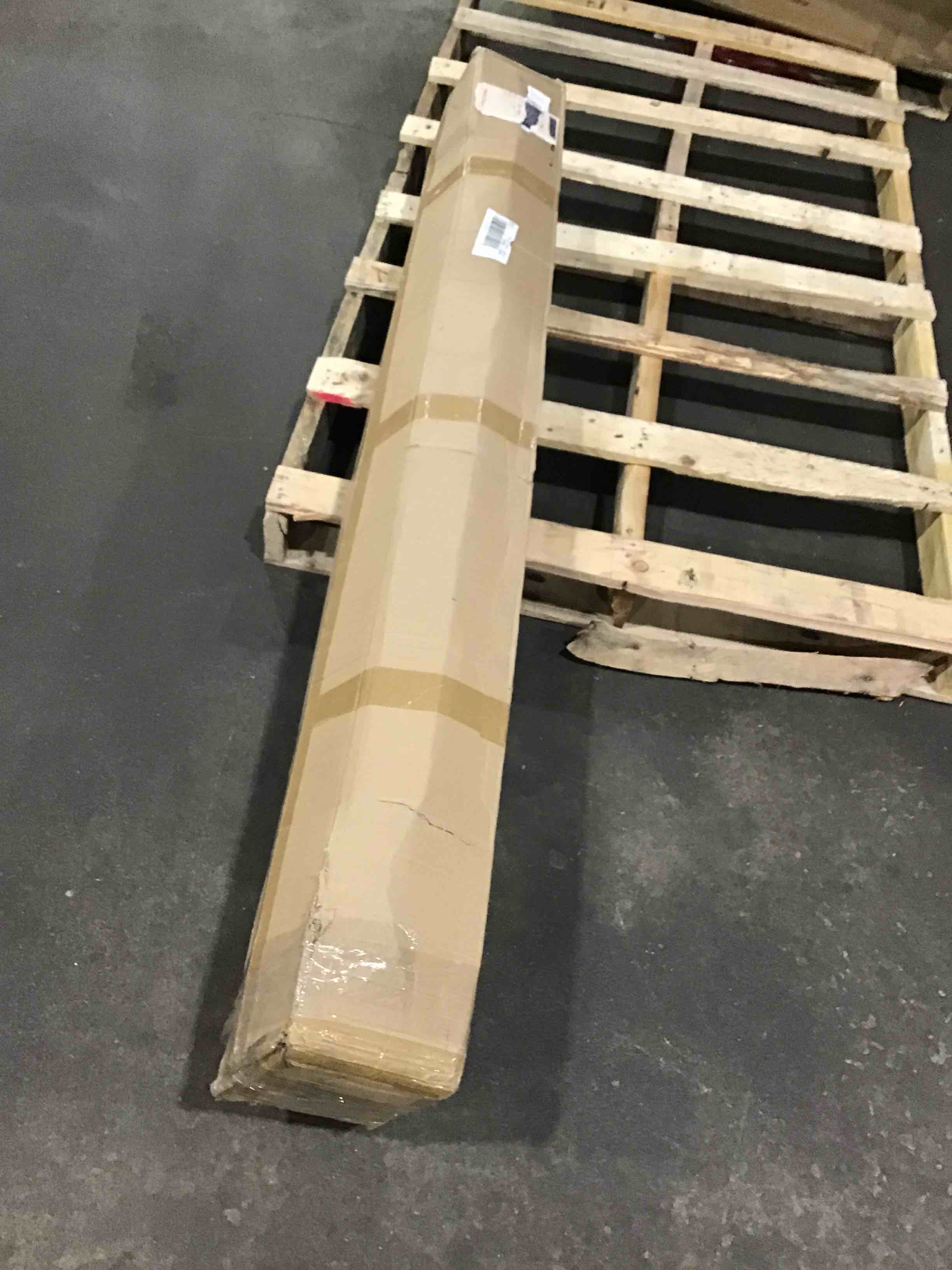 https://s3.amazonaws.com/lotting-images-prod/bidfta/RED4933915_1716492924194.jpeg